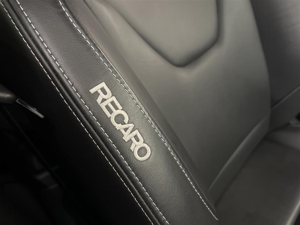 Ford Focus 2.0 ST EcoBoost 250hk Recaro Välservad 0,57/milinteriör