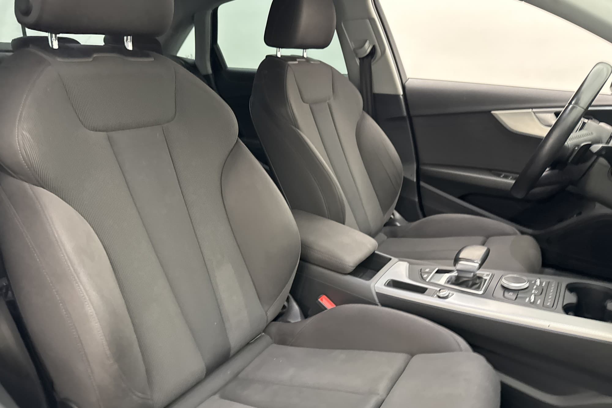 Audi A4 Sedan 2.0 TDI Quattro 190hk Proline P-Sensorer