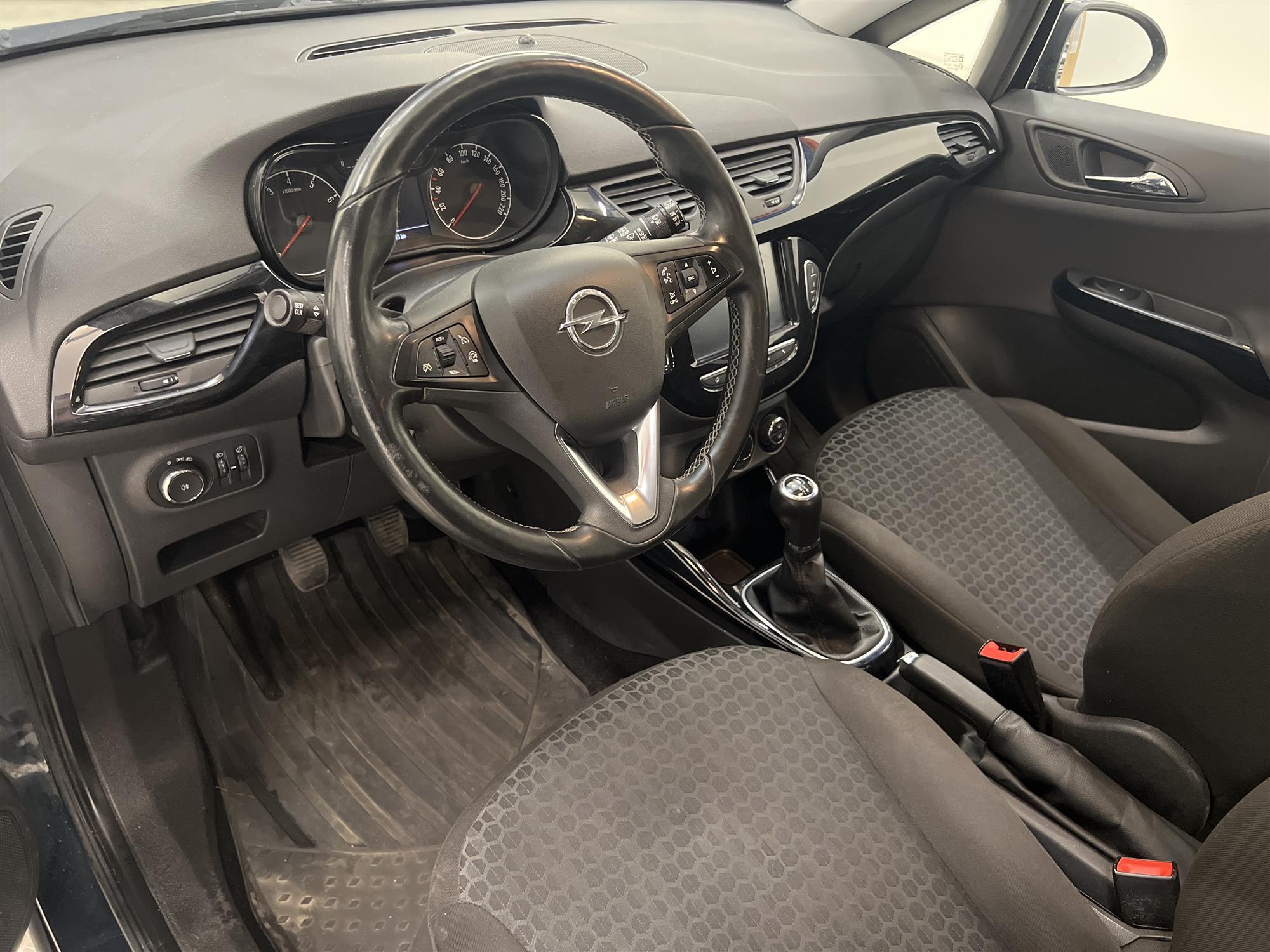Opel Corsa 1.4 90hk Carplay PDC Låg Skatt Nyservad 0,52L/mil