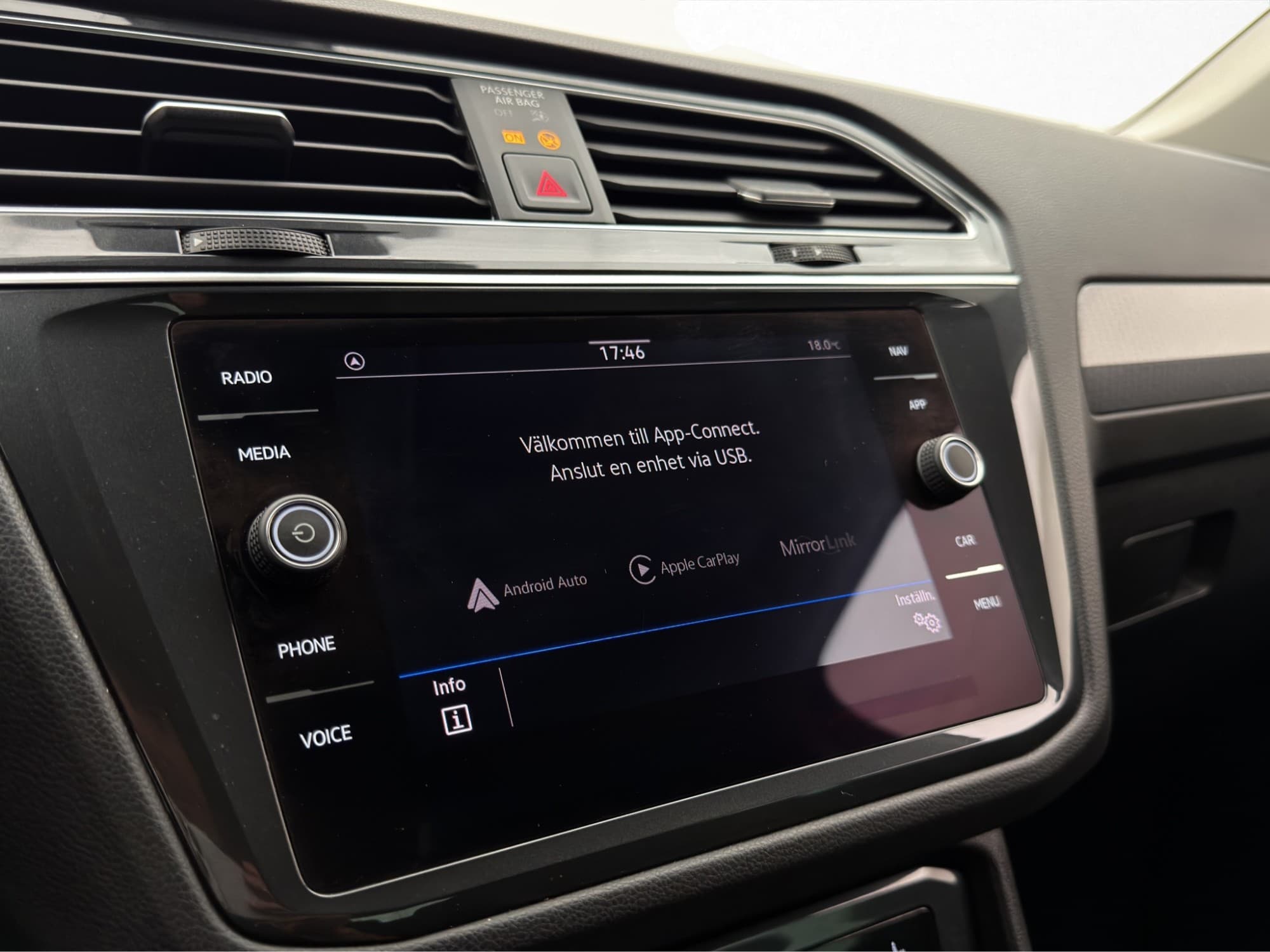 Volkswagen Tiguan 1.5 TSI 150hk Värmare Kamera Drag CarPlay