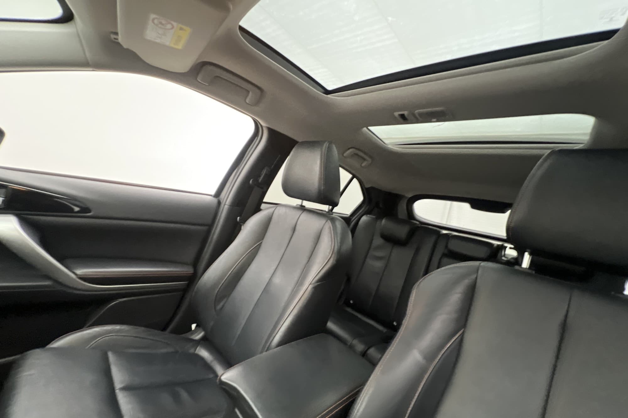 Mitsubishi Eclipse Cross 163hk 4WD Business Värm Pano 360°