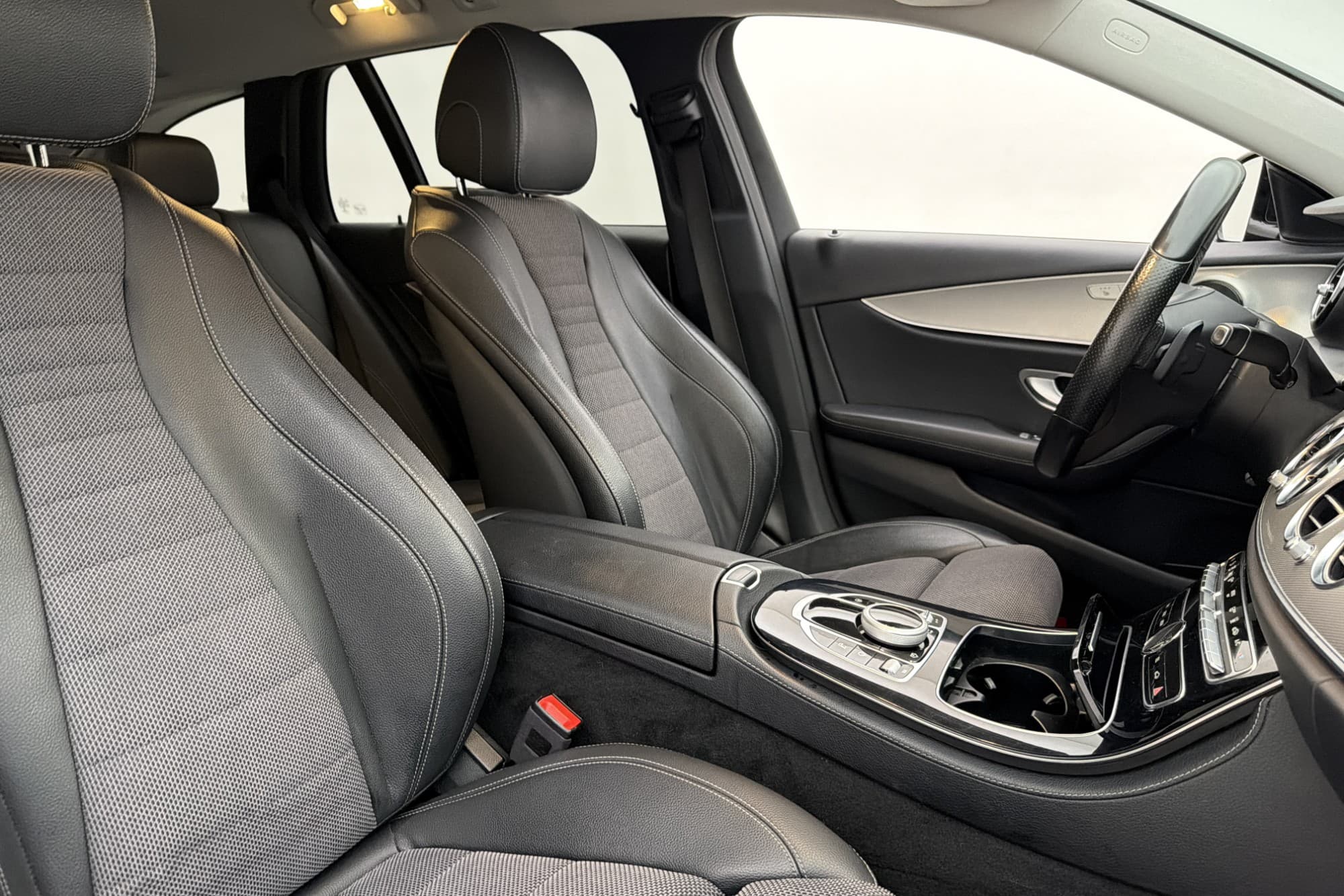 Mercedes-Benz E 220 T d 4M Avantgarde Värmare kamera Navi