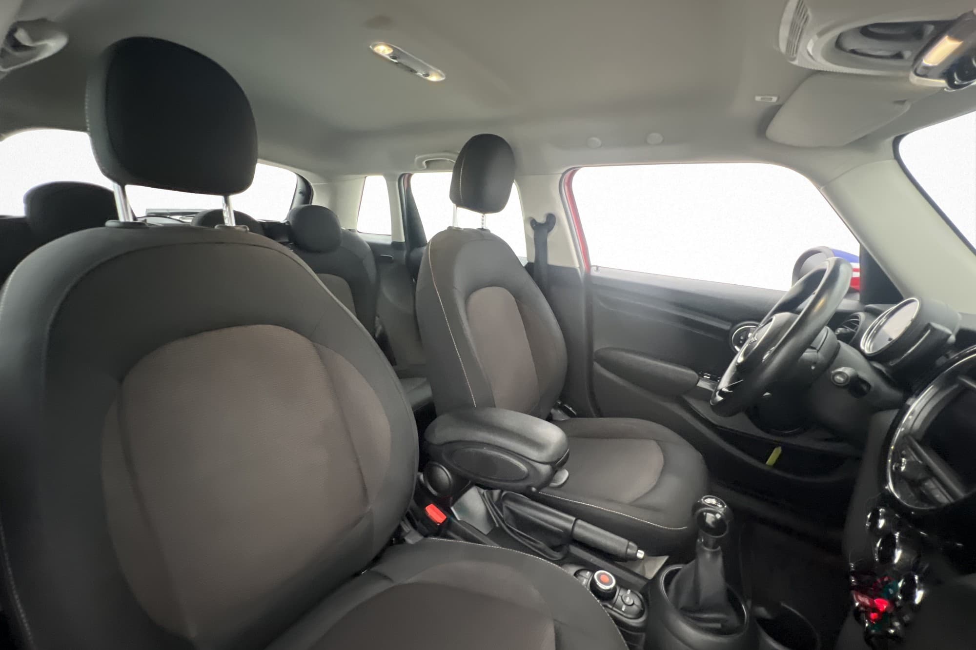 MINI Cooper 5-dörrars 136hk Pepper Excitement P-Sensorer