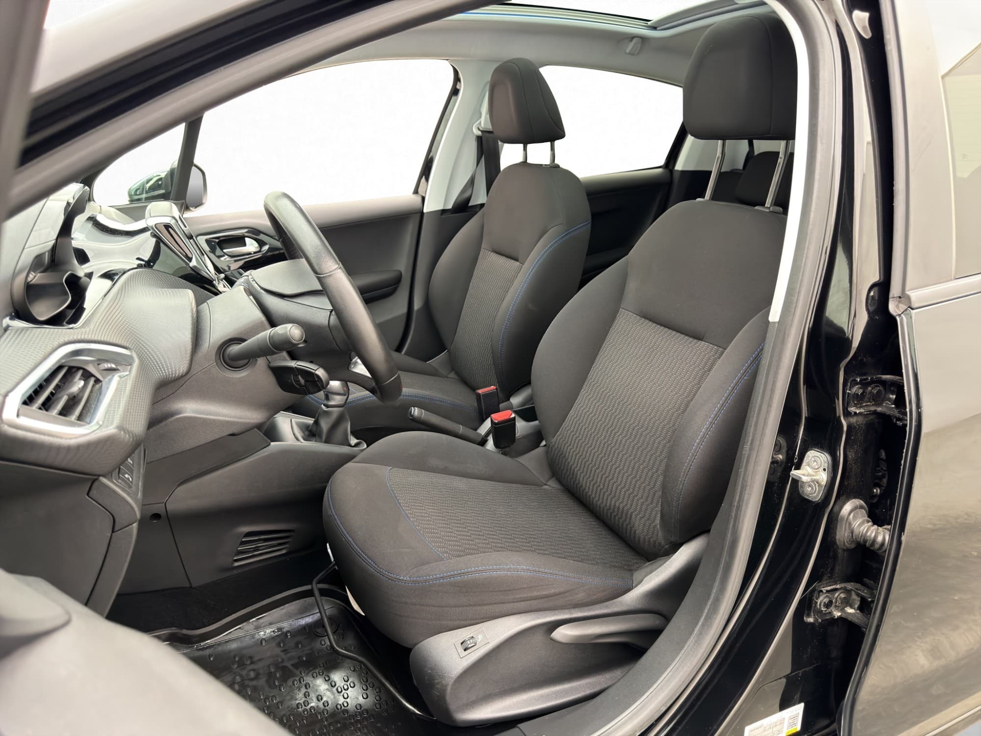 Peugeot 208 1.2 PureTech 83hk Pano Sensorer 0,47l/mil