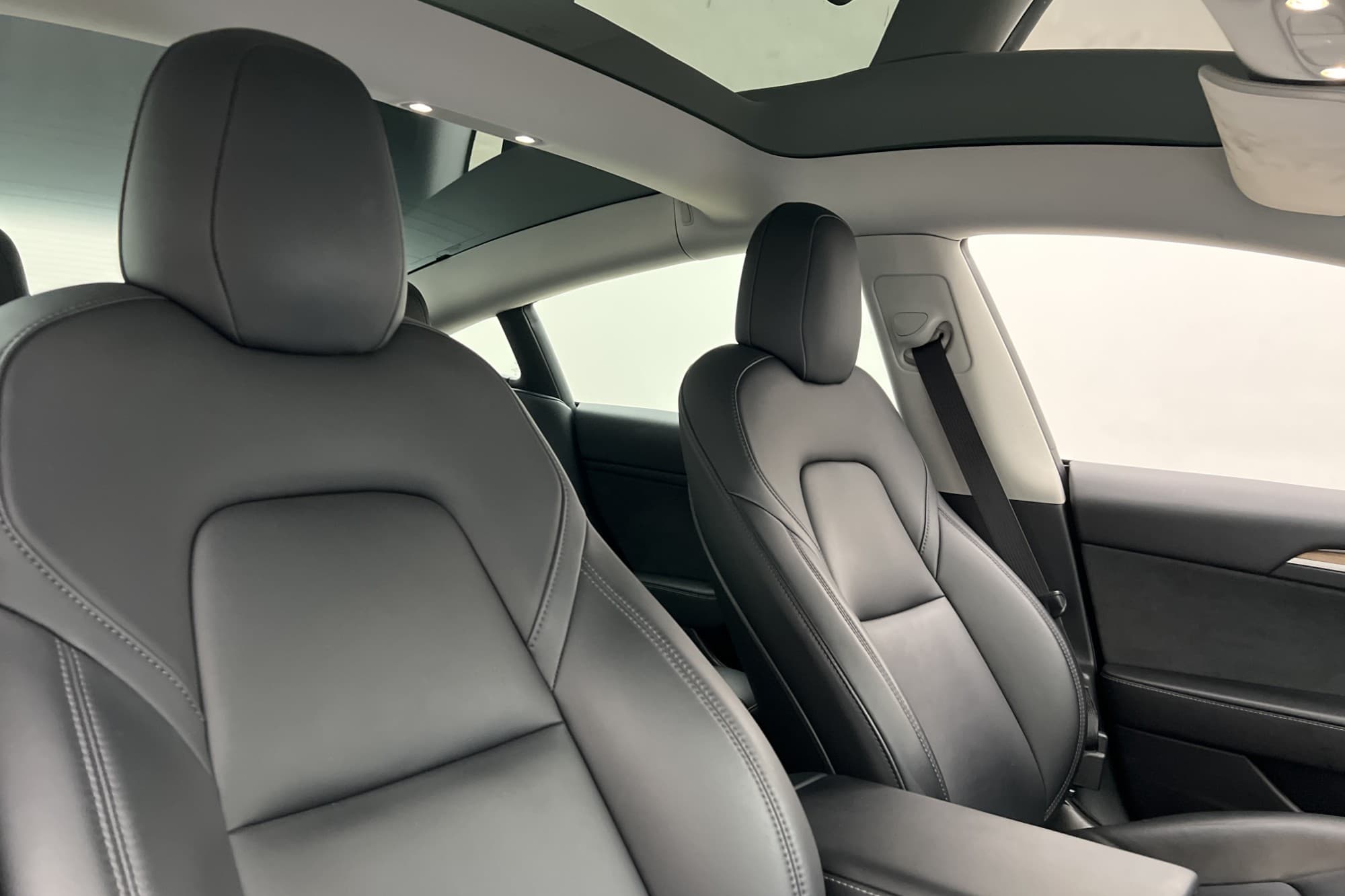 Tesla Model 3 Performance Autopilot En-Brukare Svensksåld