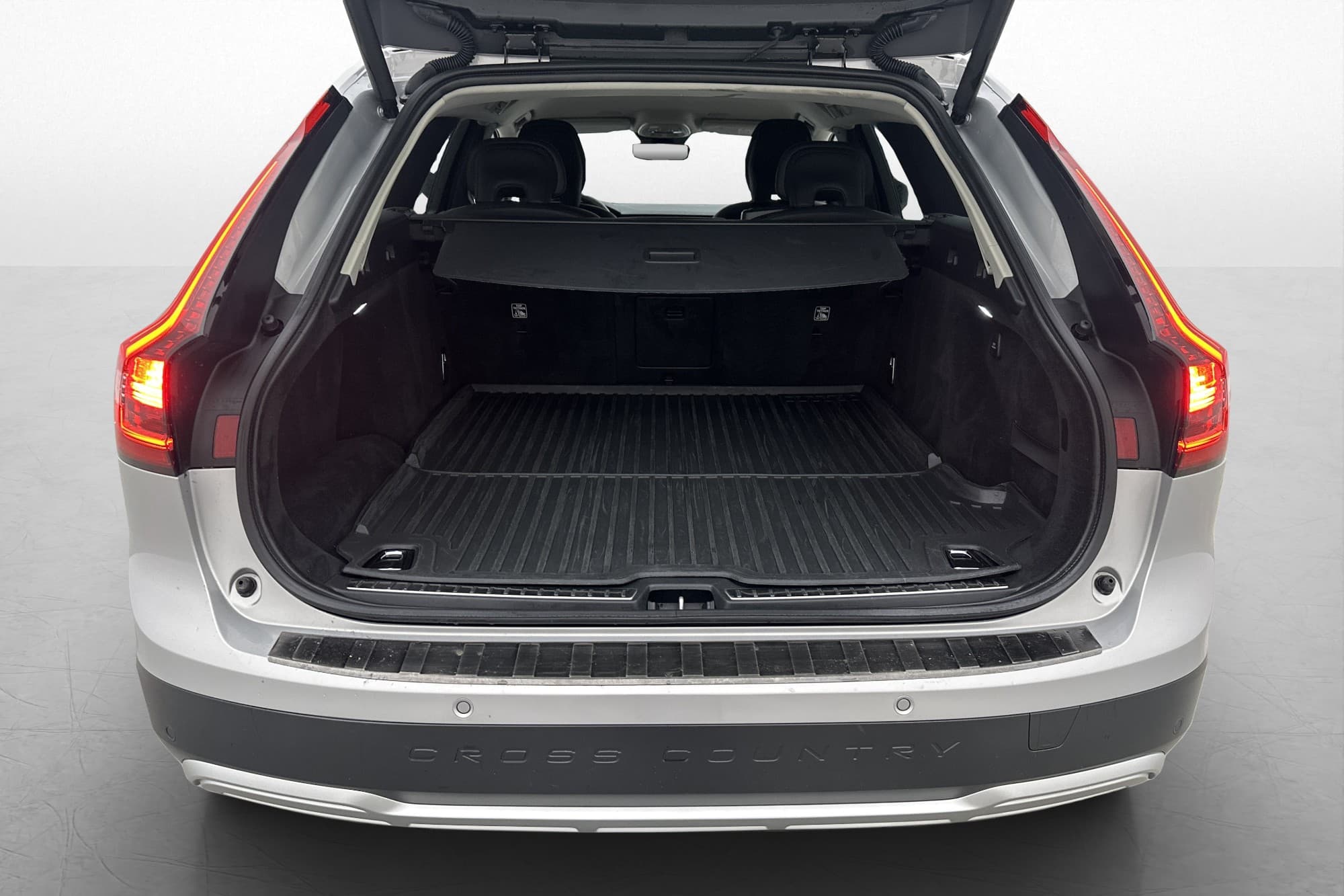 Volvo V90 Cross Country B4 AWD Core Värm Kamera VOC CarPlay