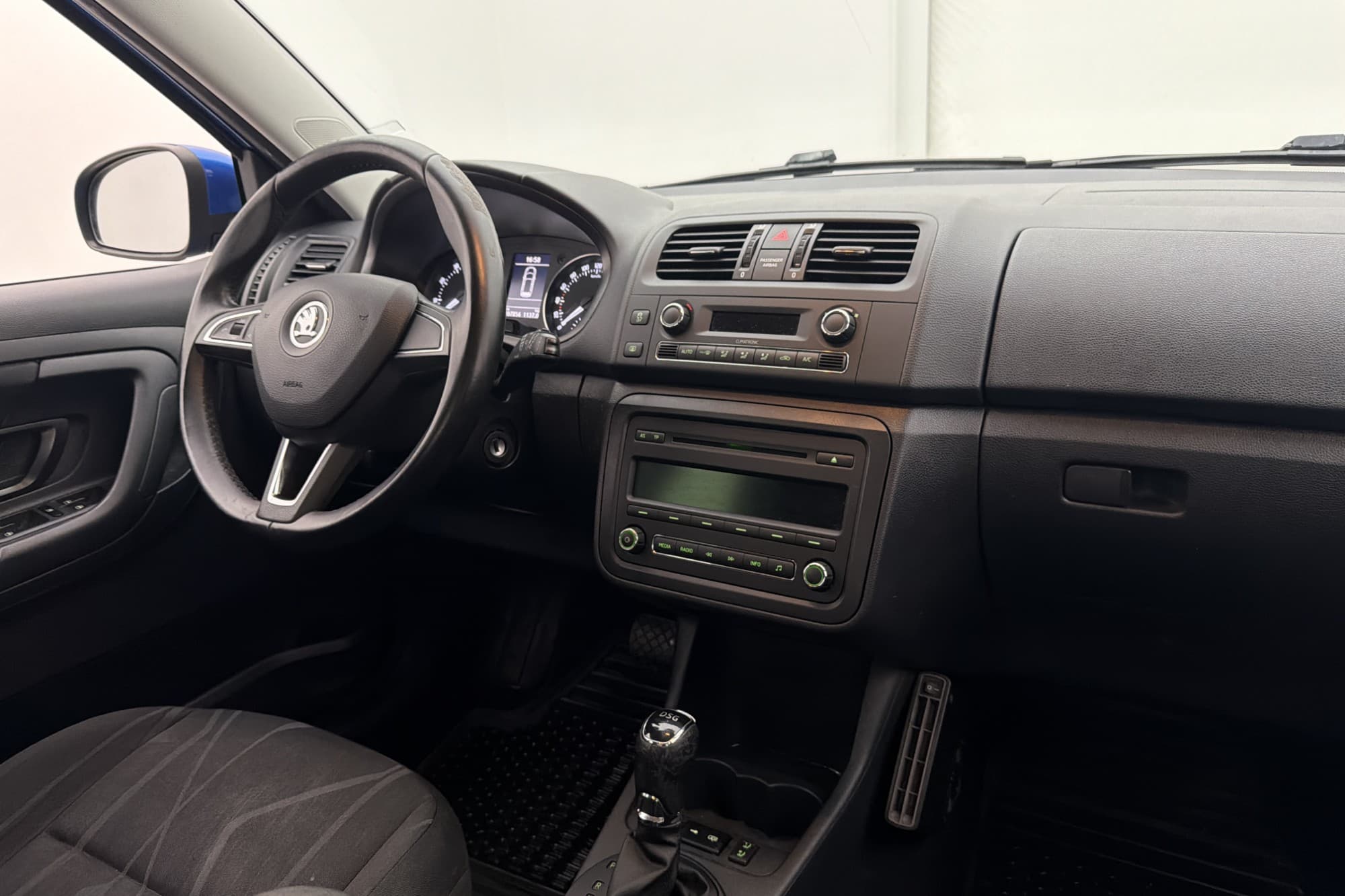 Skoda Fabia 1.2 TSI 105hk Ambiente Värmare P-Sensorer Farth