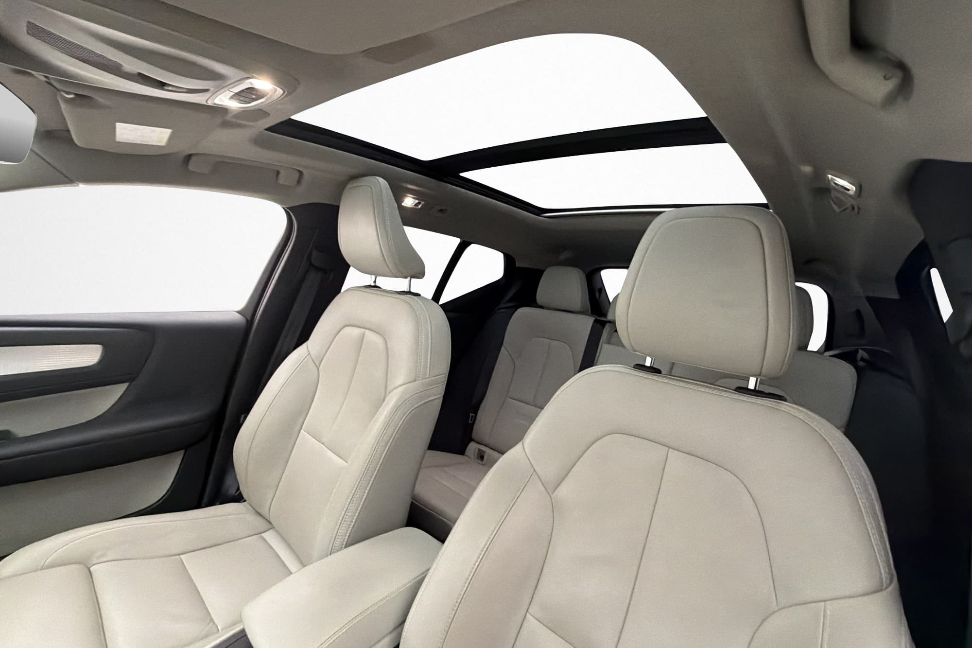 Volvo XC40 T5 AWD 247hk Momentum Pano B-Kamera Navi Skinn