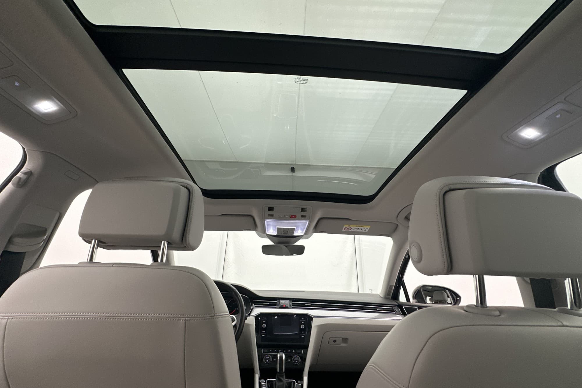 Volkswagen Passat GTE Panorama Dragkrok Kamera Skinn CarPlay
