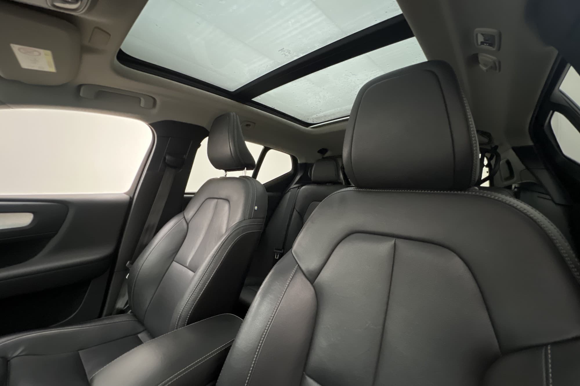 Volvo XC40 T4 AWD Momentum Pro VOC Pano Dragkrok Skinn 360°