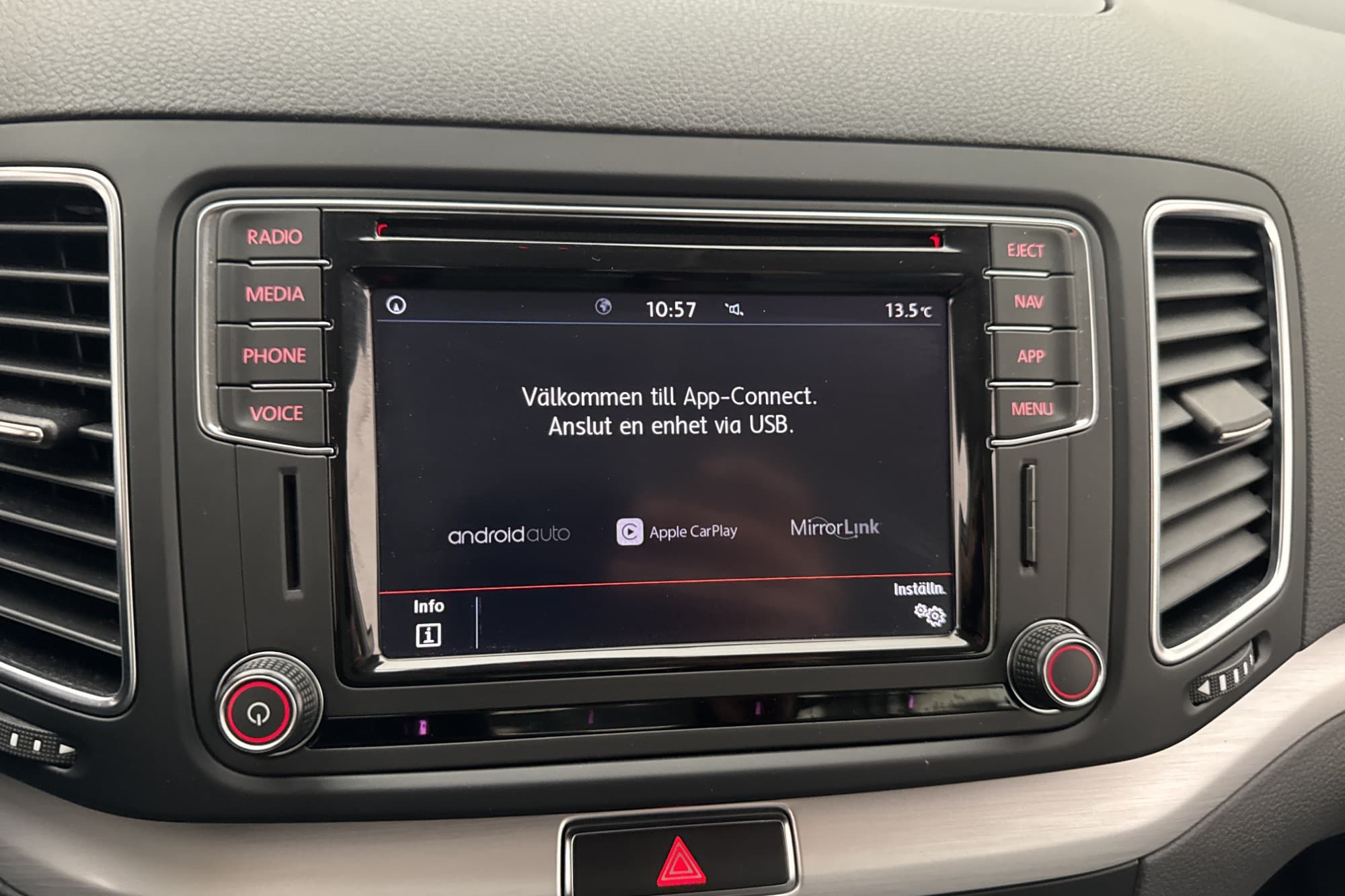 Volkswagen Sharan 2.0 TDI 150hk 7-Sits Kamera CarPlay Drag