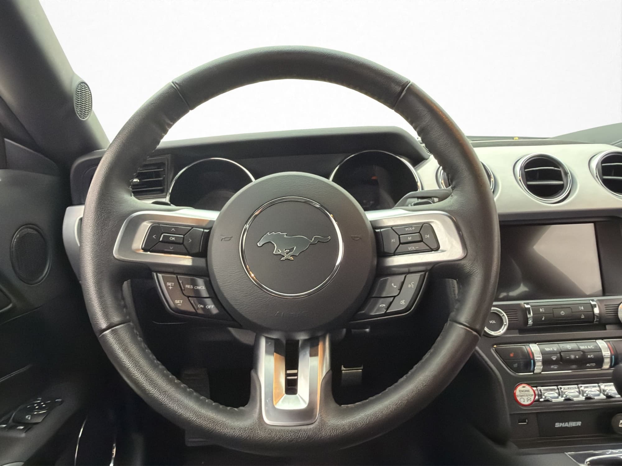 Ford Mustang GT V8 421hk BREMBO Kamera En-Brukare Svensksåld