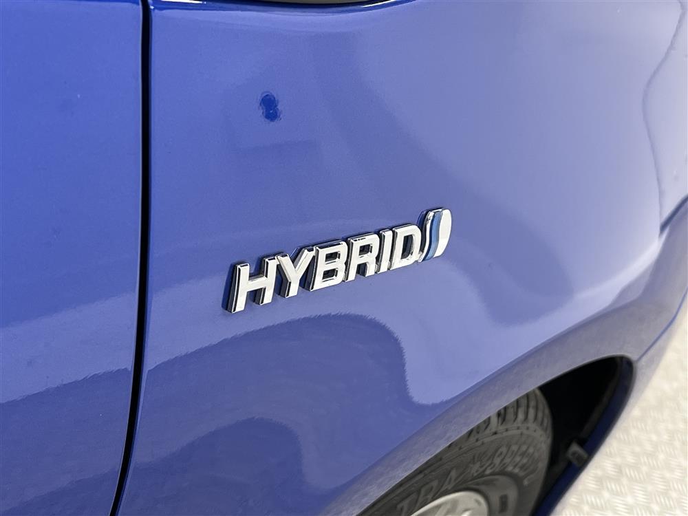 Toyota Yaris 1.5 Hybrid 101hk B-Kam PDC L-Assist Låg Skatt 