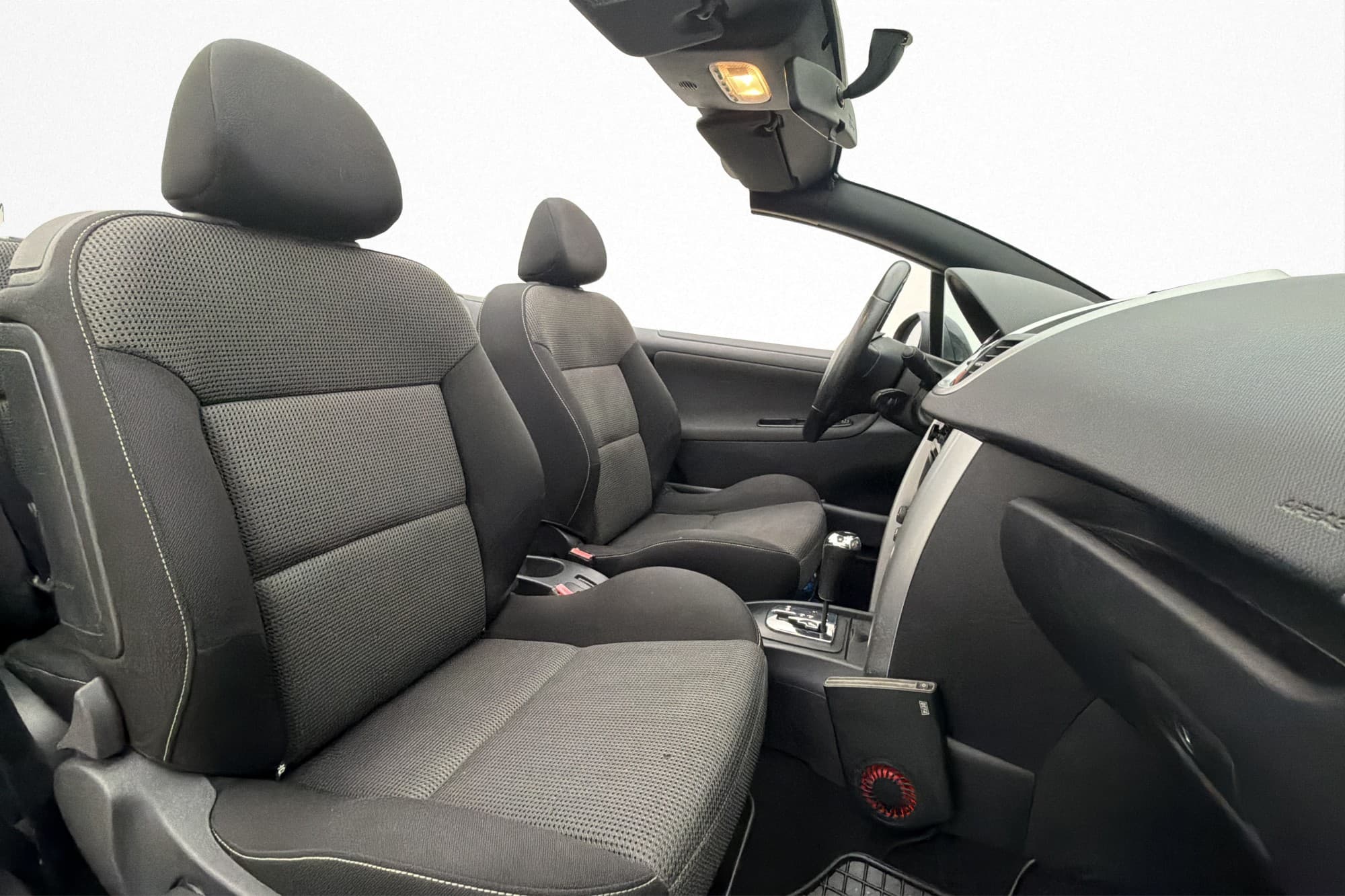 Peugeot 207 CC 1.6 VTi 120hk Cabriolet Hardtop M&K-Värmare