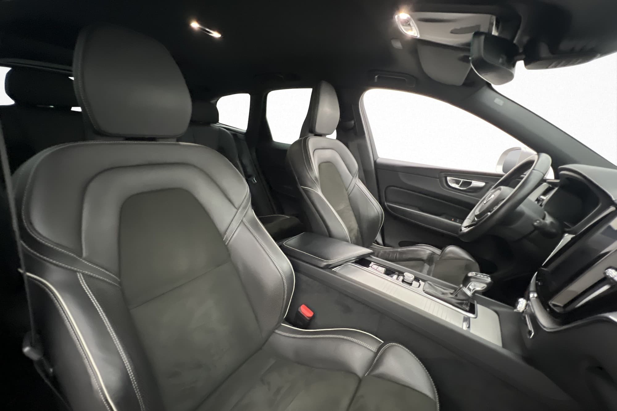 Volvo XC60 T5 R-Design Kamera CarPlay Värmare Navi Rattvärme