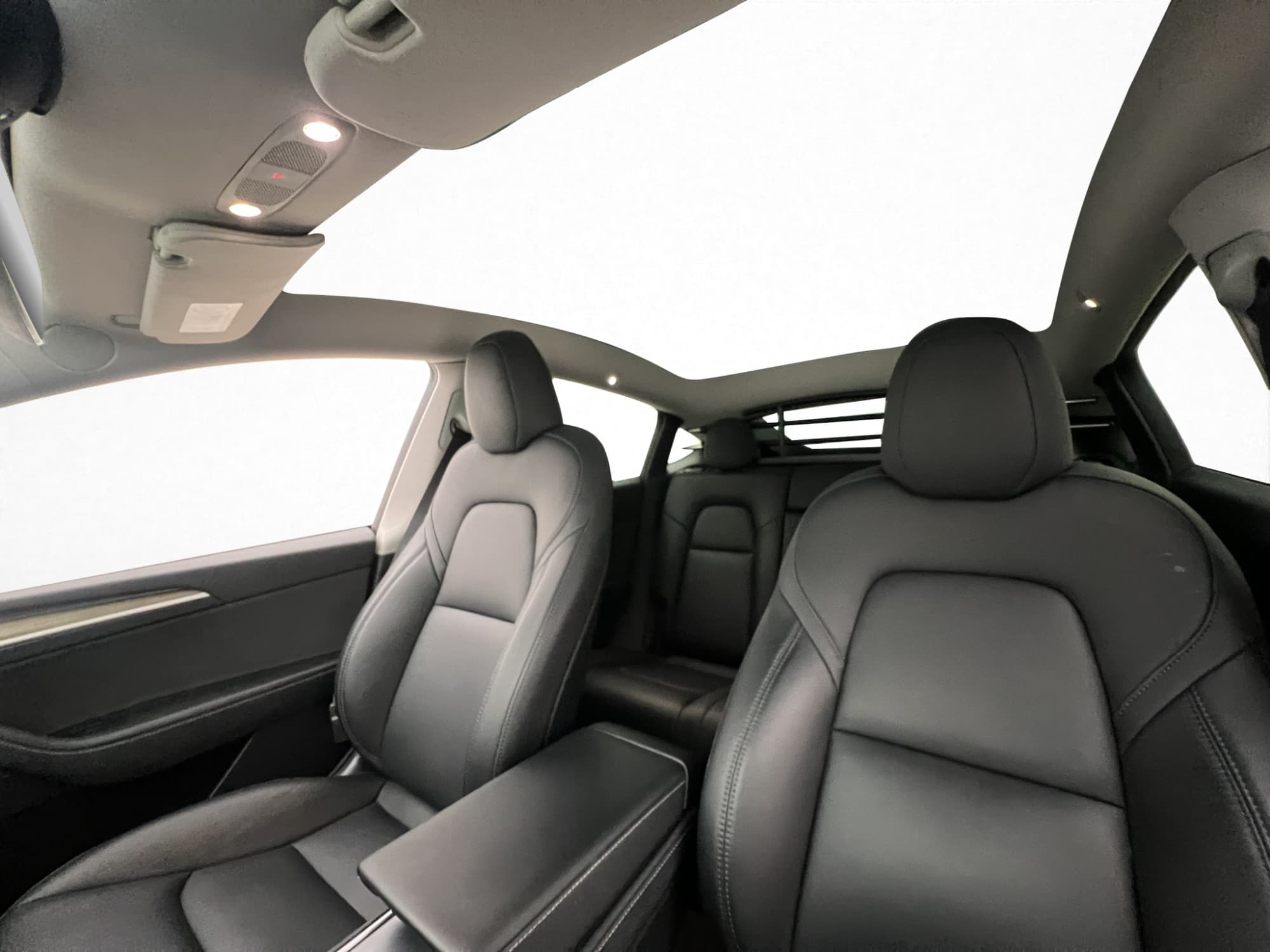 Tesla Model Y Standard Range MOMS Autopilot Dragkrok Pano