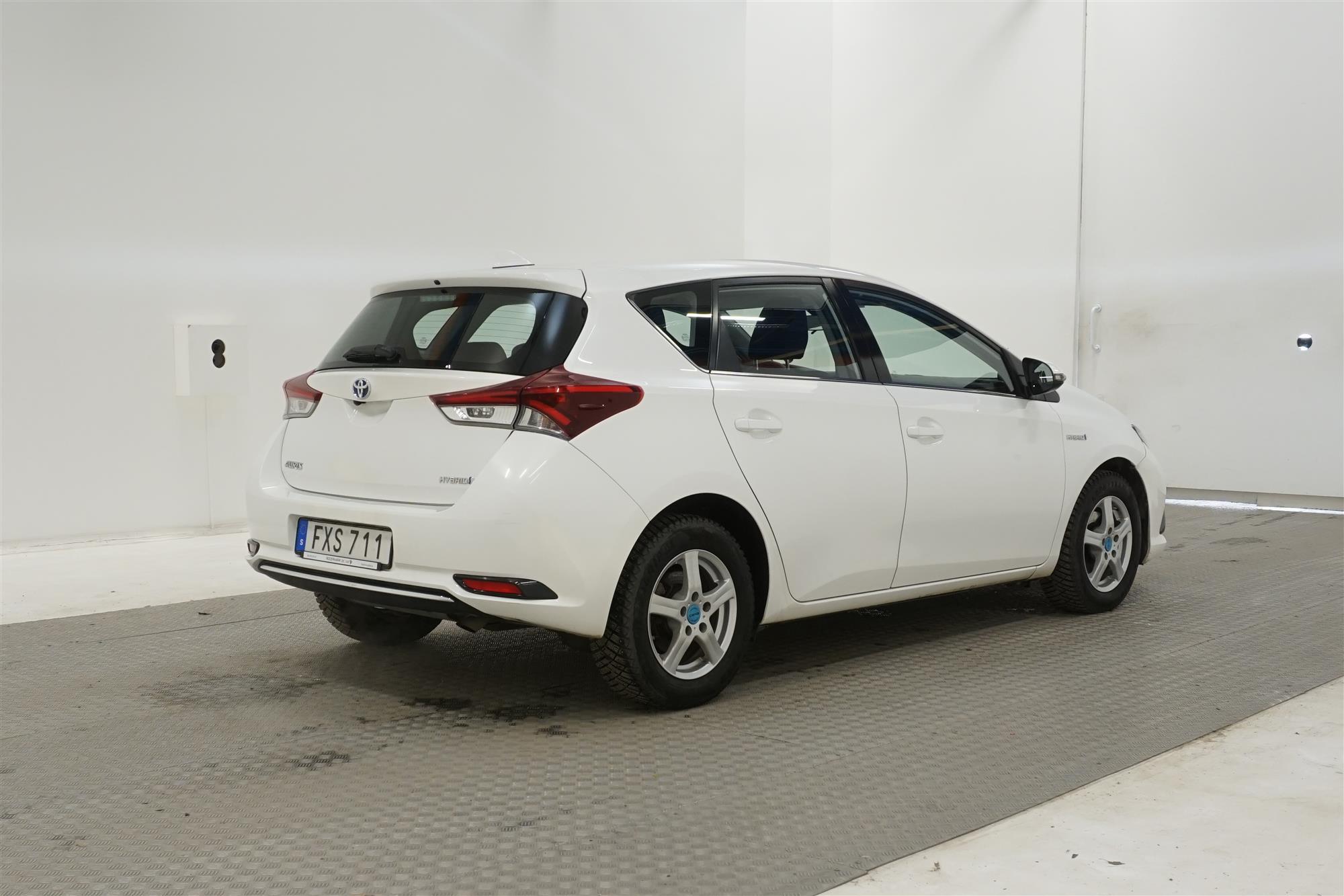 Toyota Auris Hybrid e-CVT 136hk B-Kam Låg Skatt 0,36L/mil