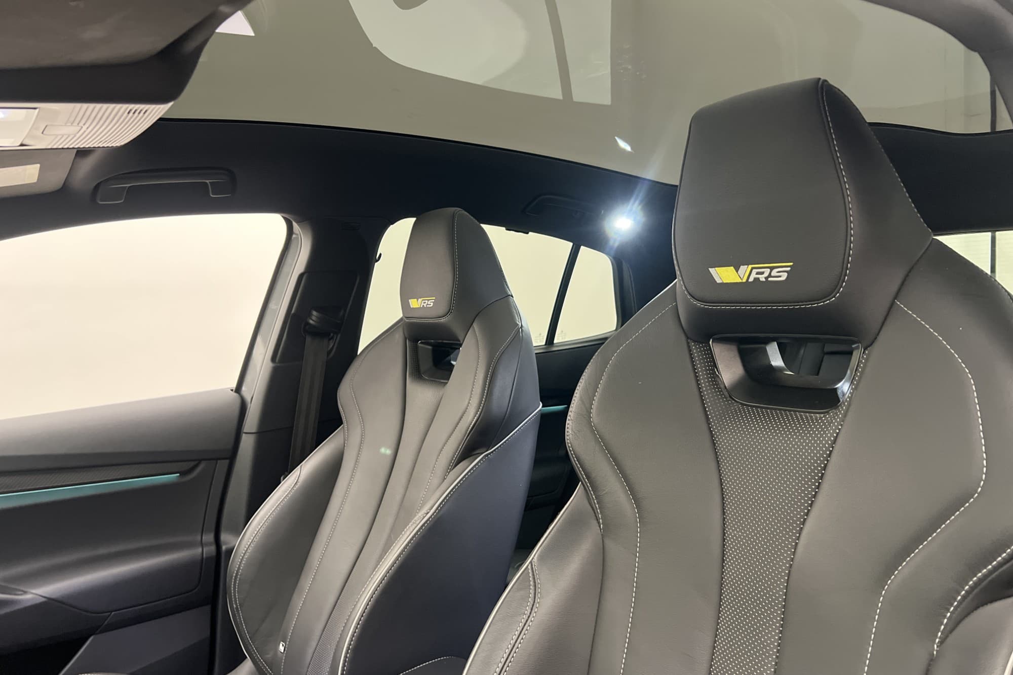 Skoda Enyaq Coupé RS 299hk Värmare Pano Drag 360 Massage DCC