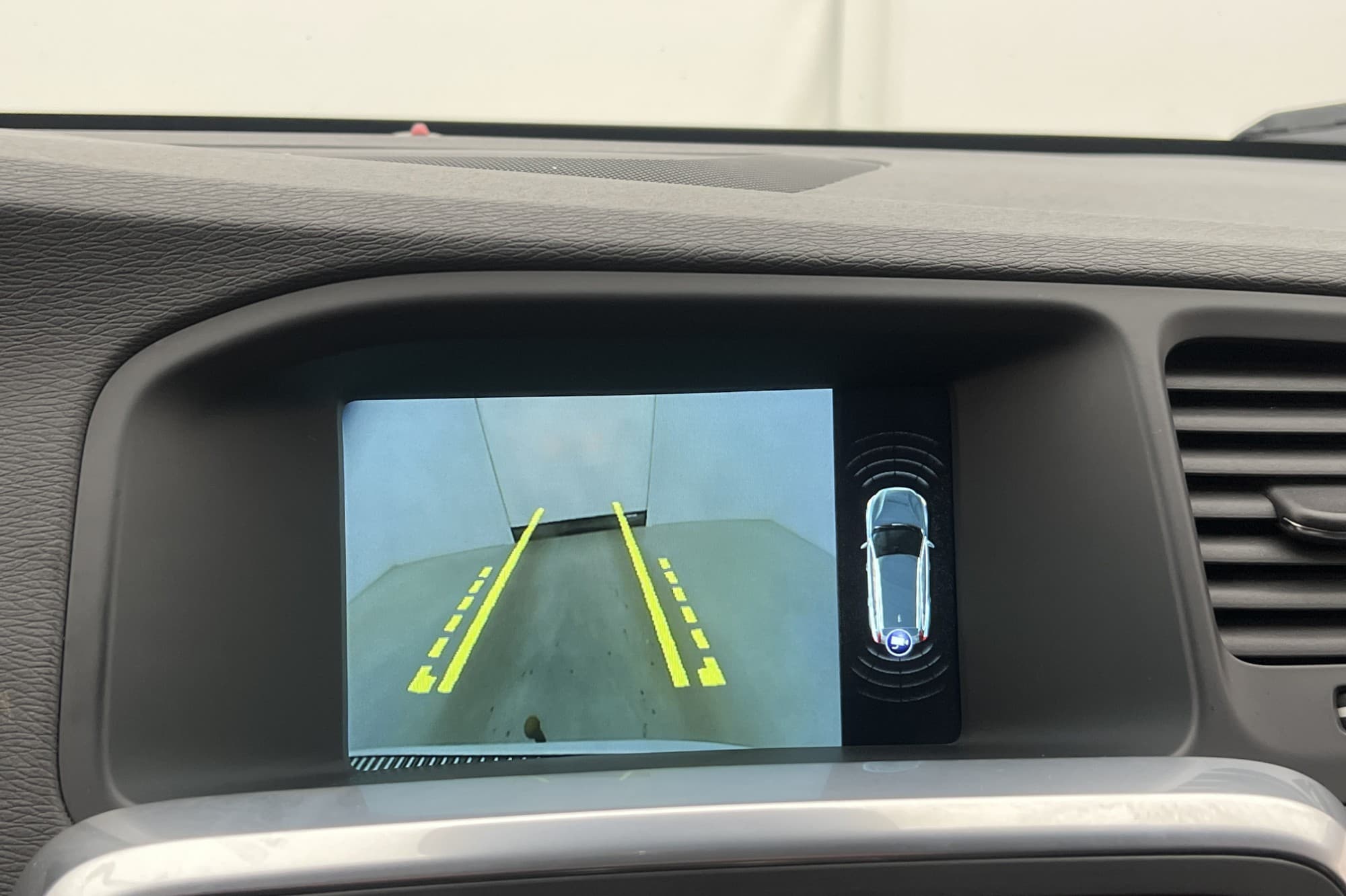 Volvo V60 D6 Plug-in AWD Summum VOC Värmare H/K Kamera Drag