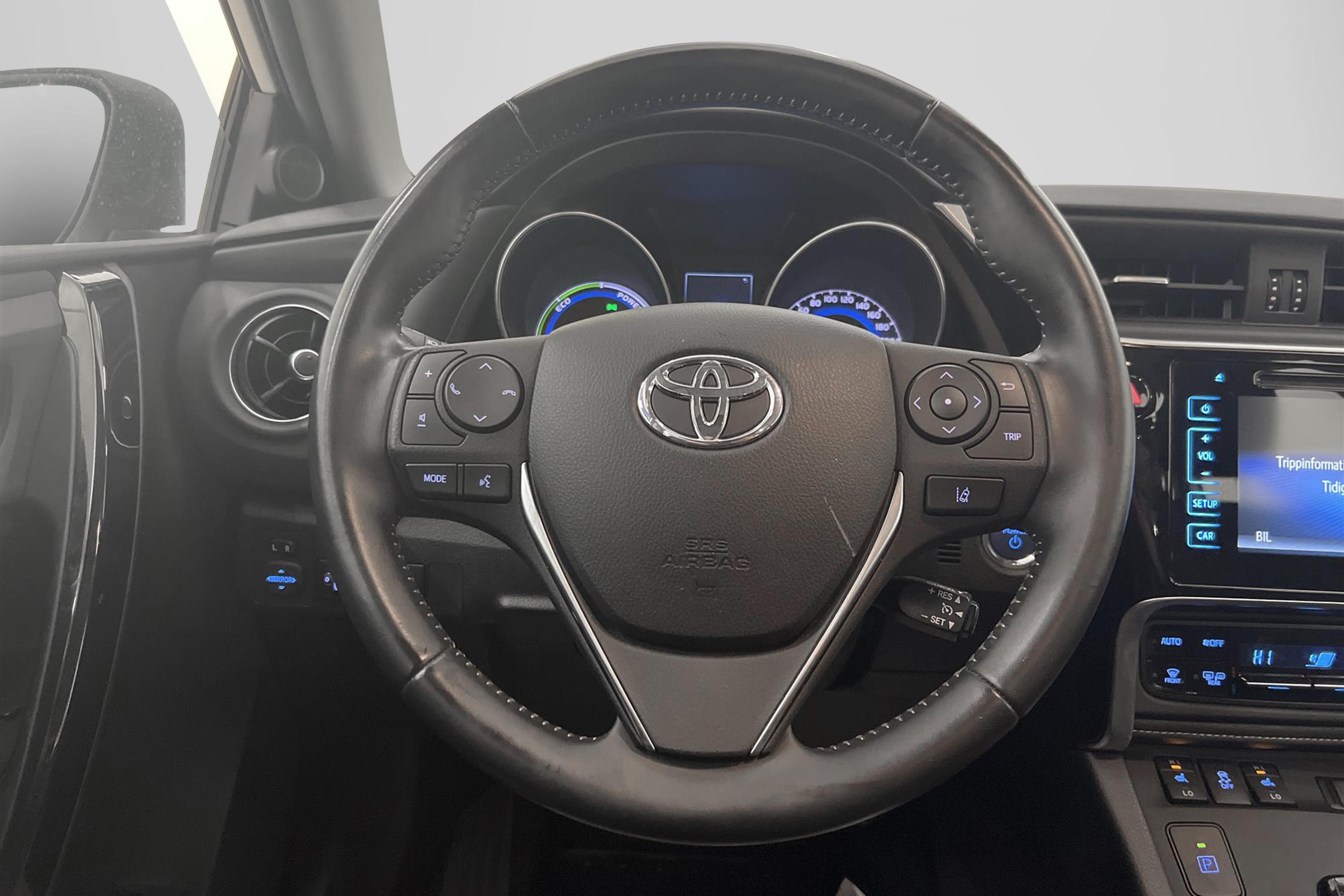 Toyota Auris Hybrid e-CVT 136hk B-Kam Lane Assist 0,35L/mil