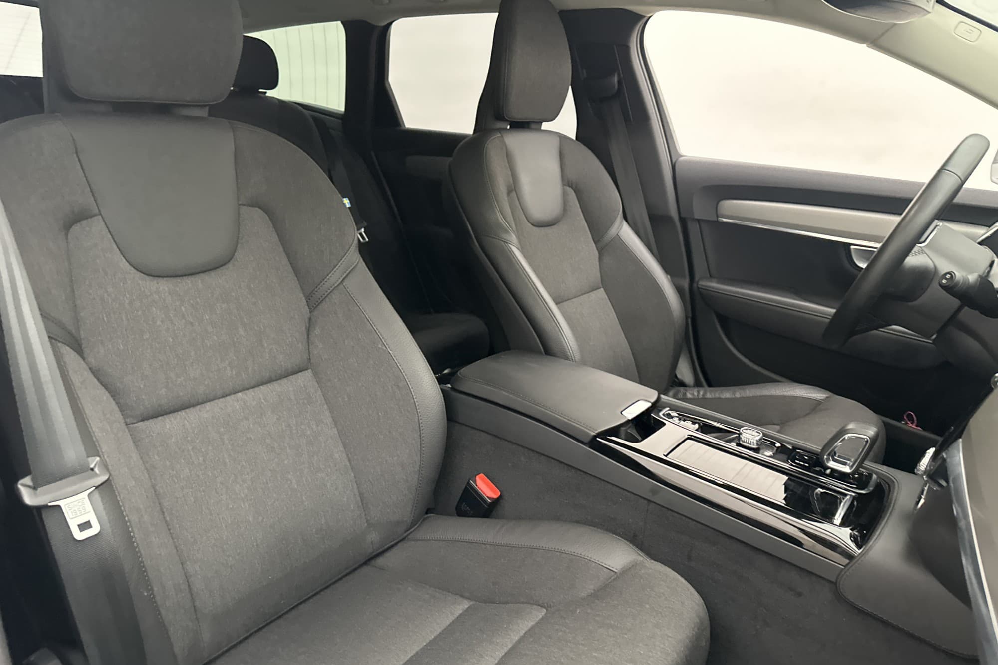 Volvo V90 T6 350hk AWD Core Värmare 360° Drag CarPlay MOMS