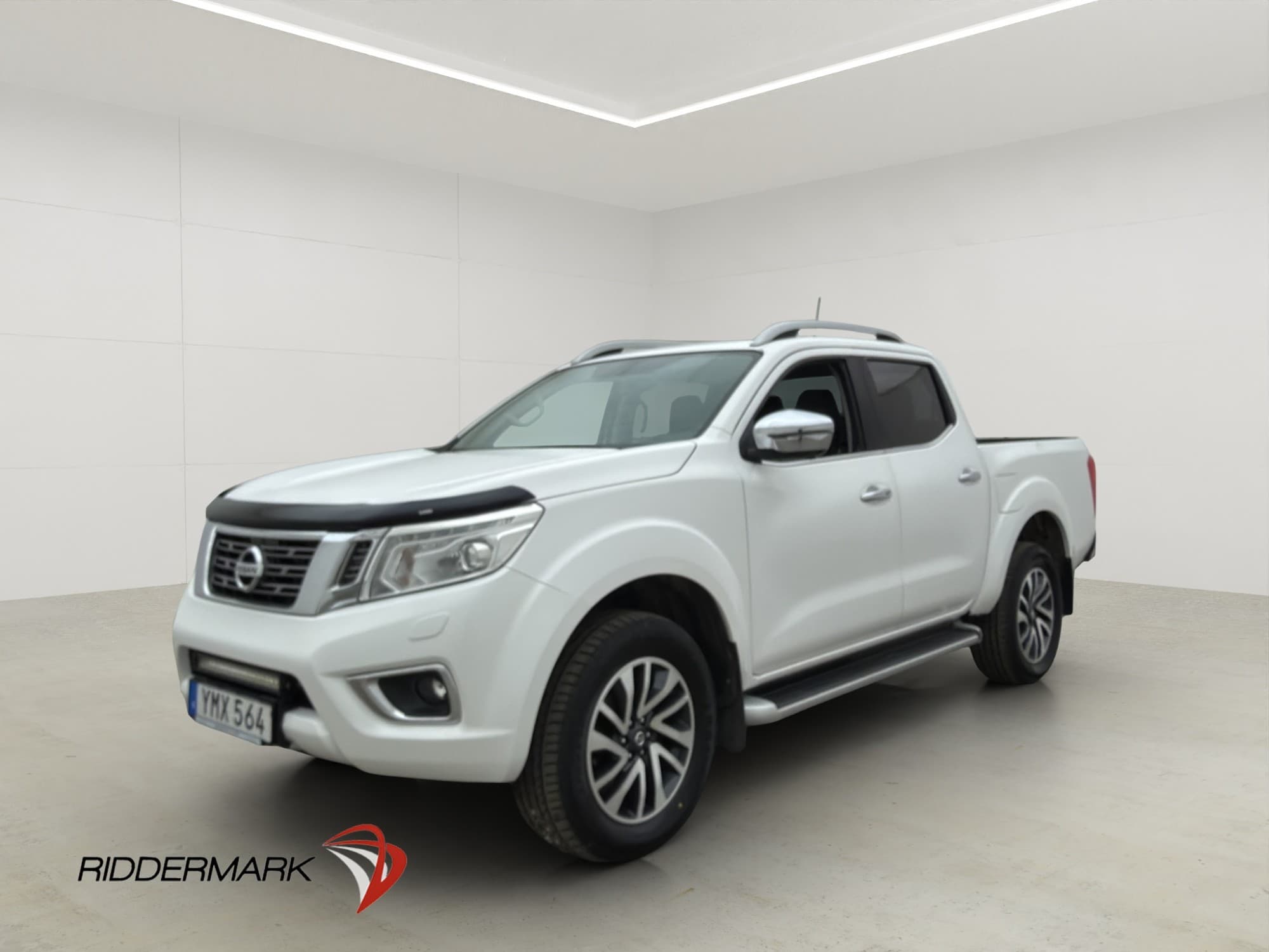 Nissan Navara Tekna 2.3 4WD Värm Drag Skinn Lastsläde MOMS