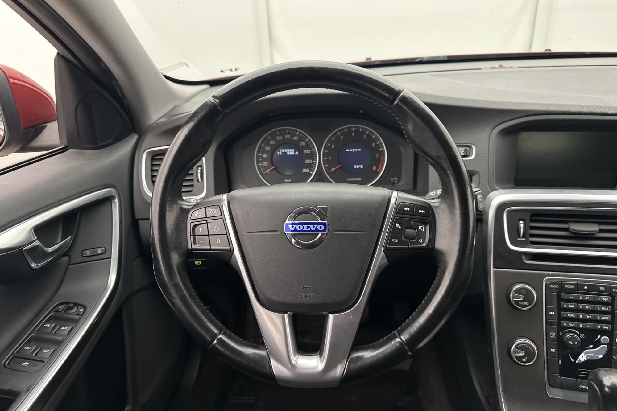 Volvo V60 T4 Momentum P-Sensorer Halvskinn Farthållare