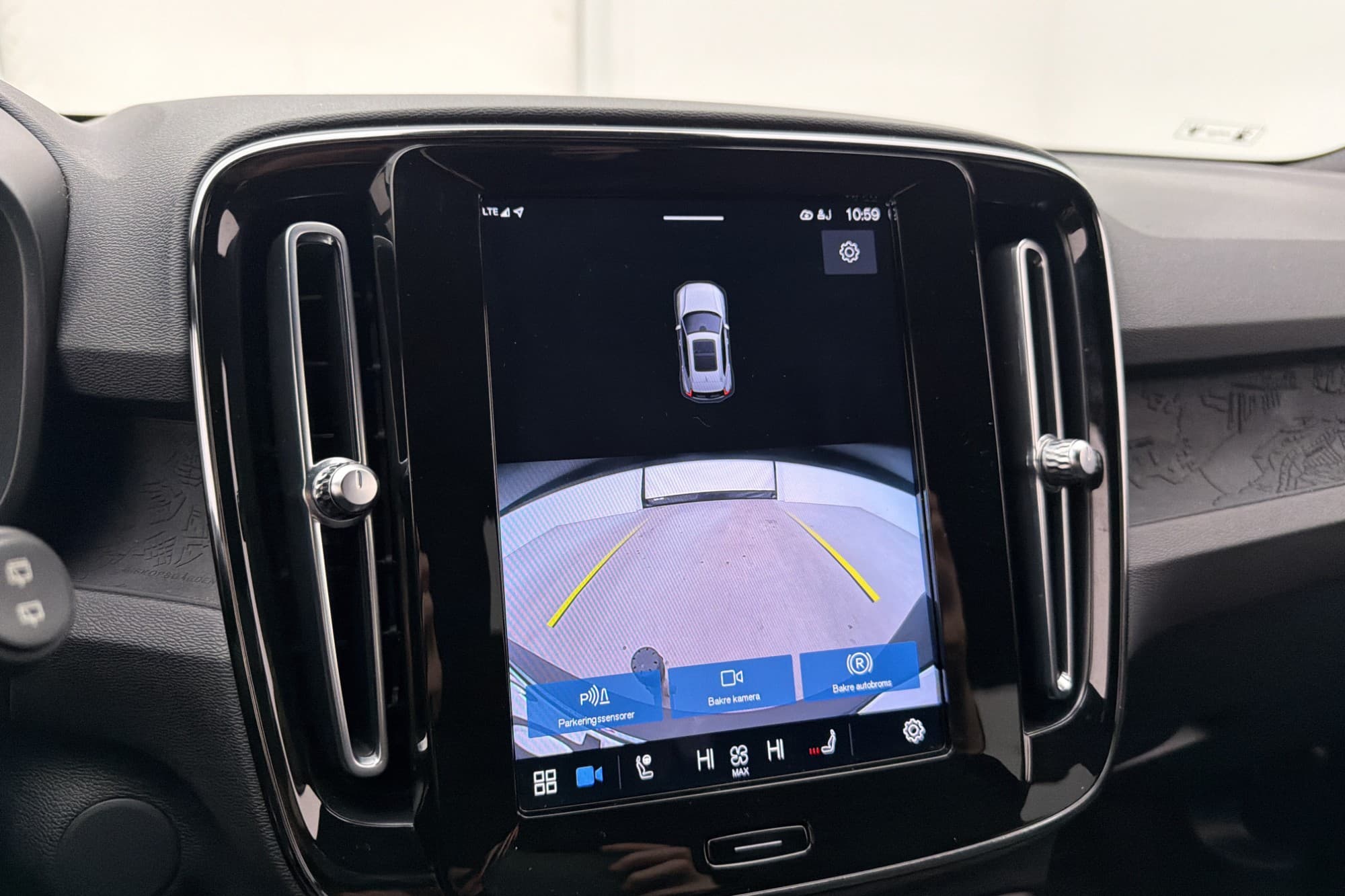 Volvo XC40 Recharge Twin motor Core Värmare Kamera Drag MOMS