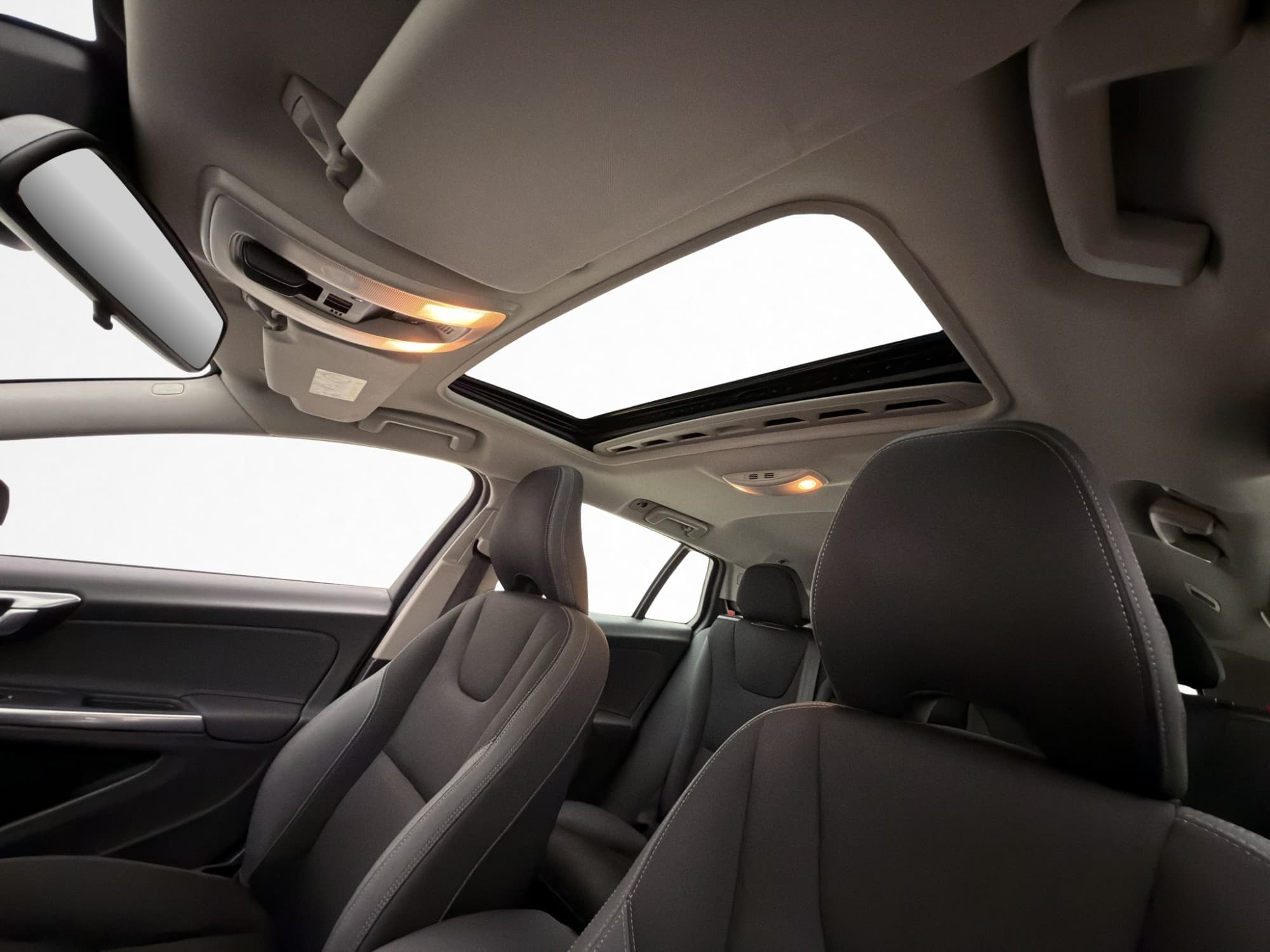 Volvo V60 D4 AWD Momentum Värmare Taklucka Navi P-Sensorer