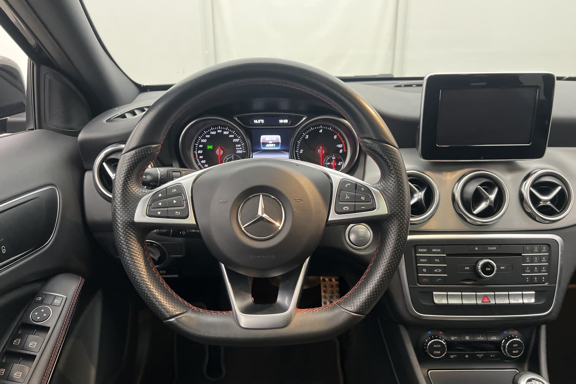 Mercedes-Benz GLA 200 d AMG Pano Night Sensorer Keyless