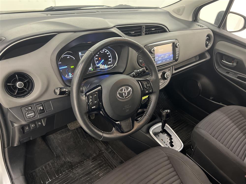 Toyota Yaris 1.5 Hybrid 101hk B-Kam L-Assist Nyservad