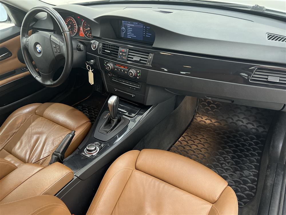 BMW 325i Touring 218hk Navi M-värm Drag Bluetoothinteriör