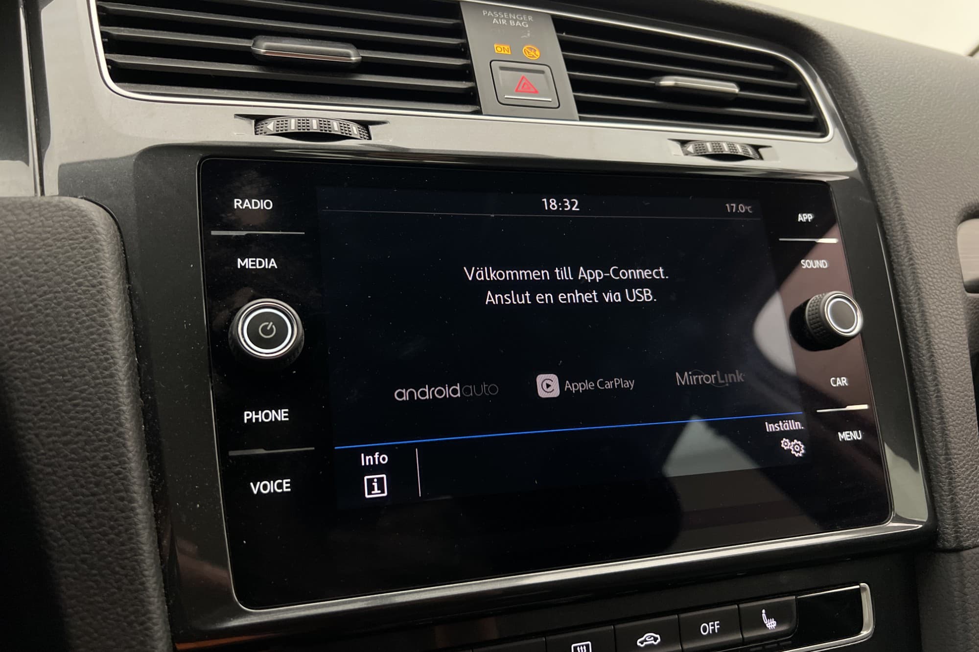 Volkswagen Golf 1.0 TSI 110hk CarPlay Adapt-fart Bluetooth