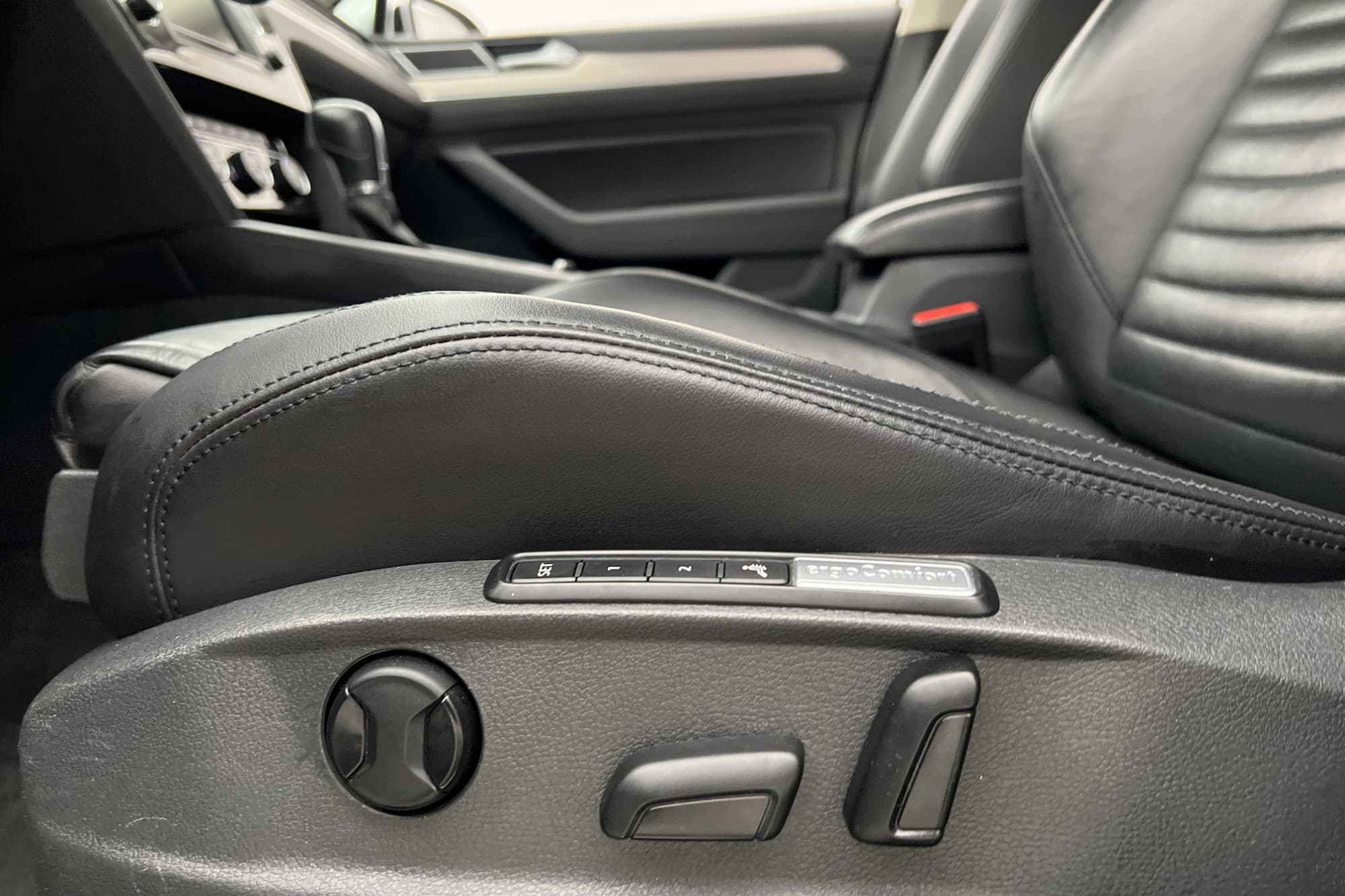 Volkswagen Passat 2.0 TDI 4M GTS Highline Läder Kamera Värm