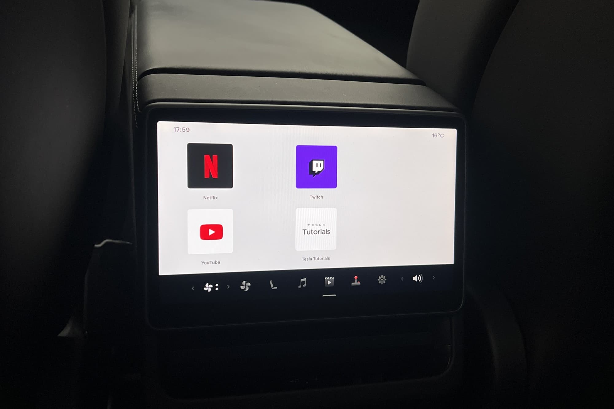 Tesla Model 3 Performance AWD Autopilot Värmare Panorama