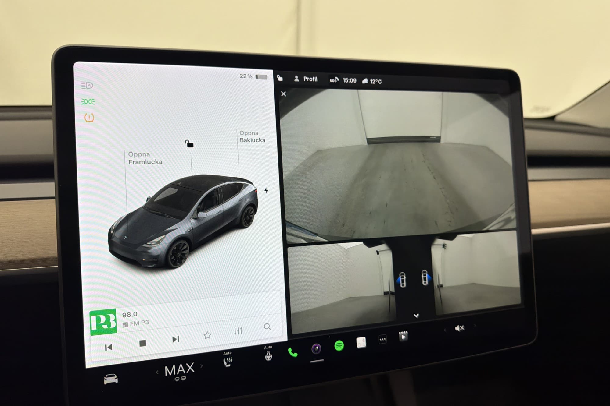 Tesla Model Y Long Range AWD Autopilot Svensksåld MOMS