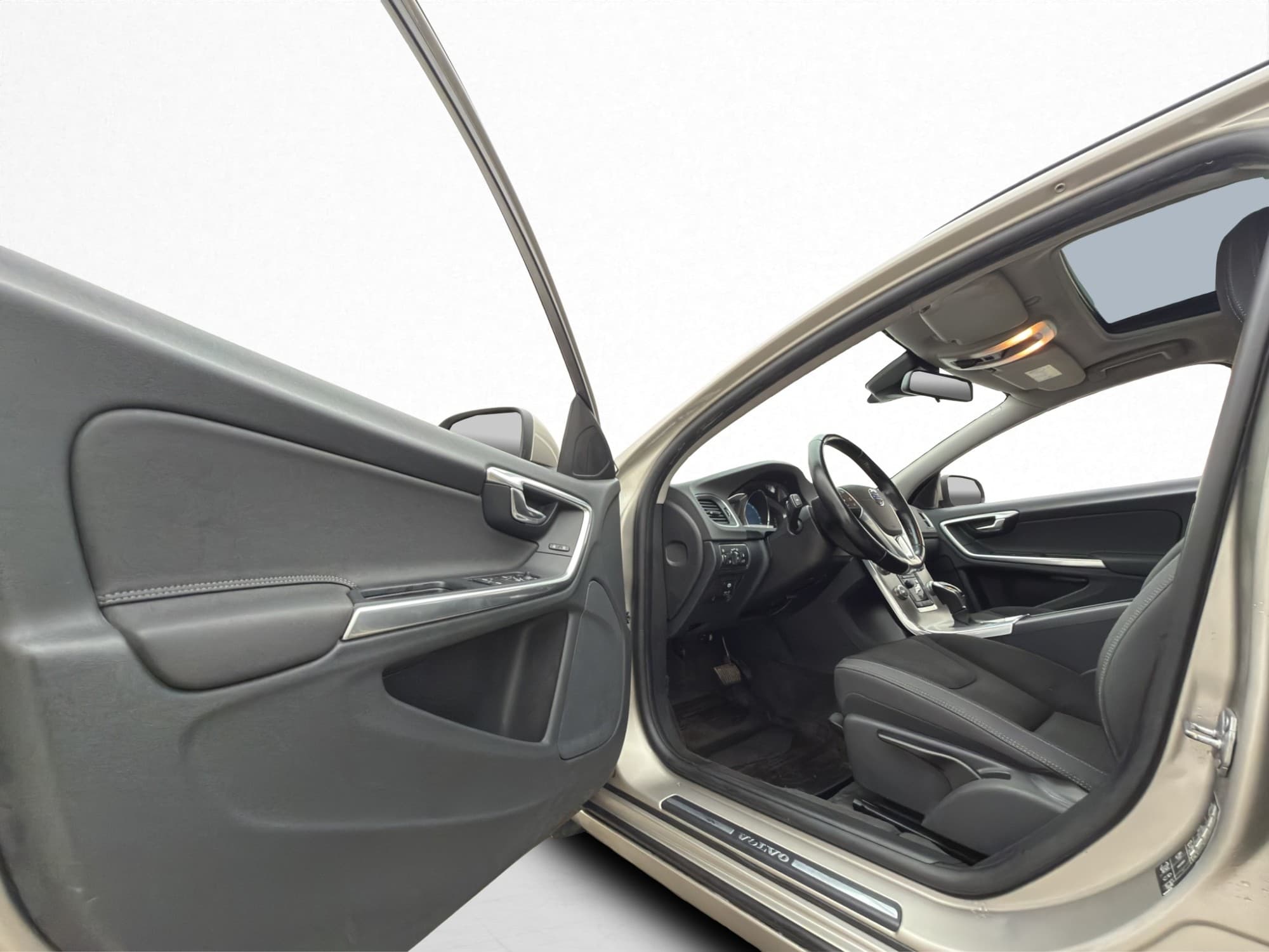 Volvo V60 D4 AWD Momentum Värmare Taklucka Navi P-Sensorer