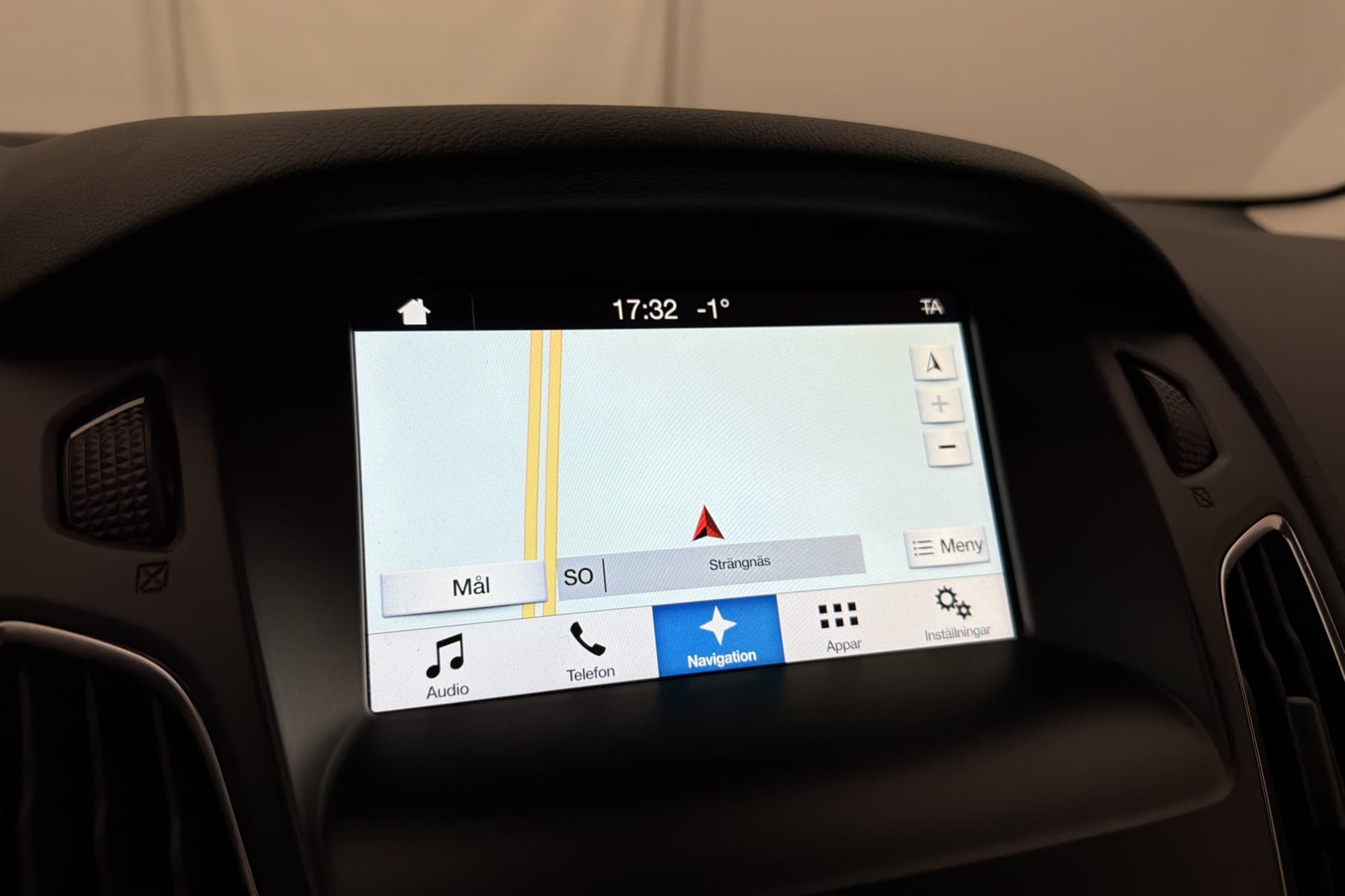 Ford Focus 1.5 TDCi Titanium Keyless P-sensorer WiFi Drag