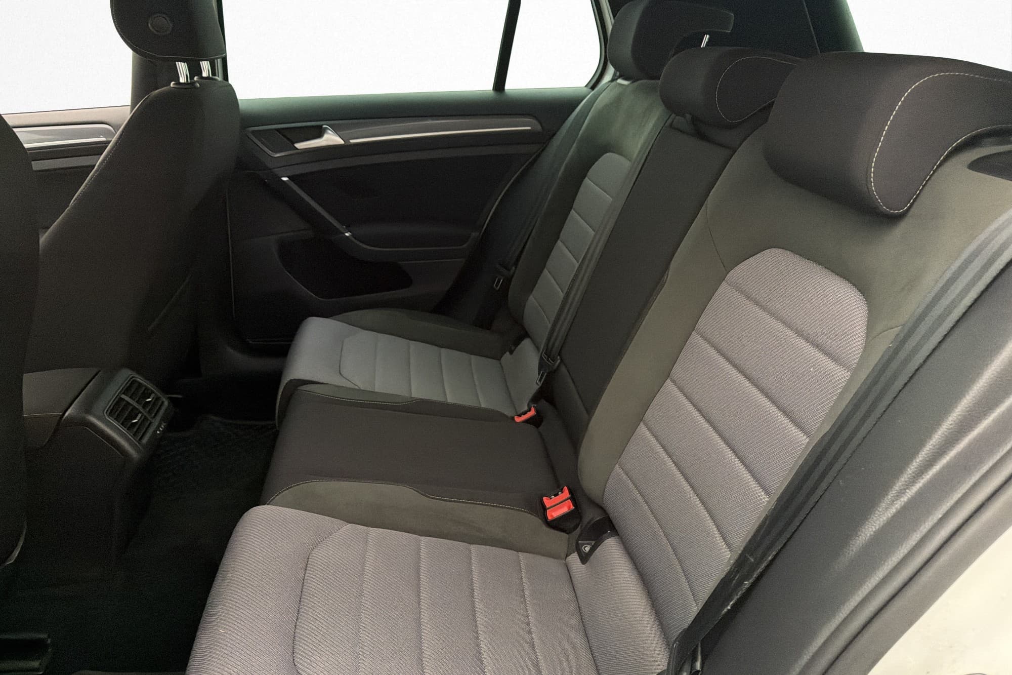 Volkswagen Golf TSI 150hk R-Line Apple CarPlay Adaptiv-Fart