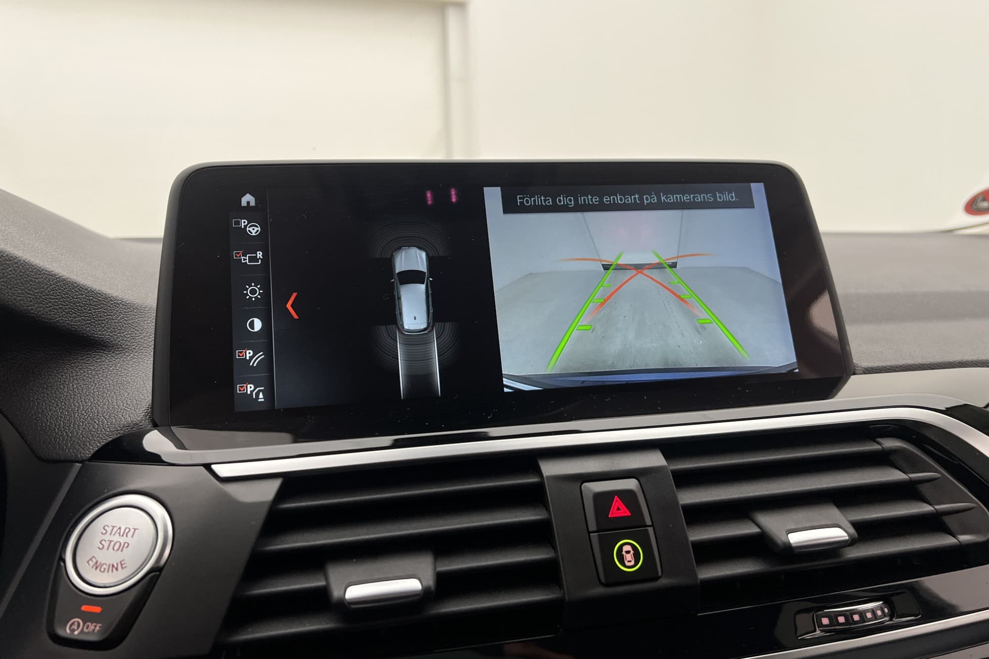 BMW X3 xDrive20d 190hk X-Line Kamera HiFi HUD Navi Ambient