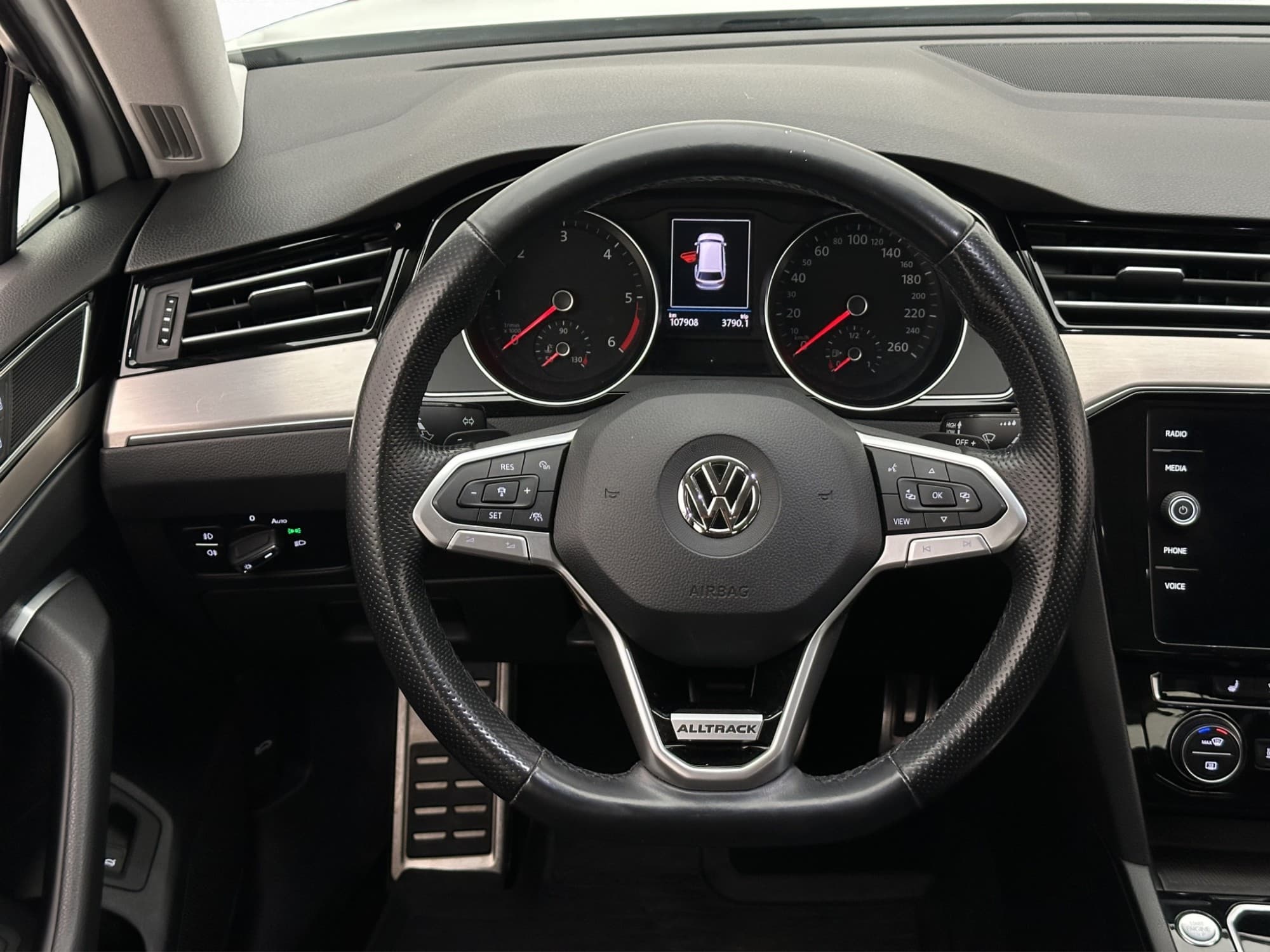 Volkswagen Passat Alltrack TDI 190hk 4M CarPlay Navi D-Värme