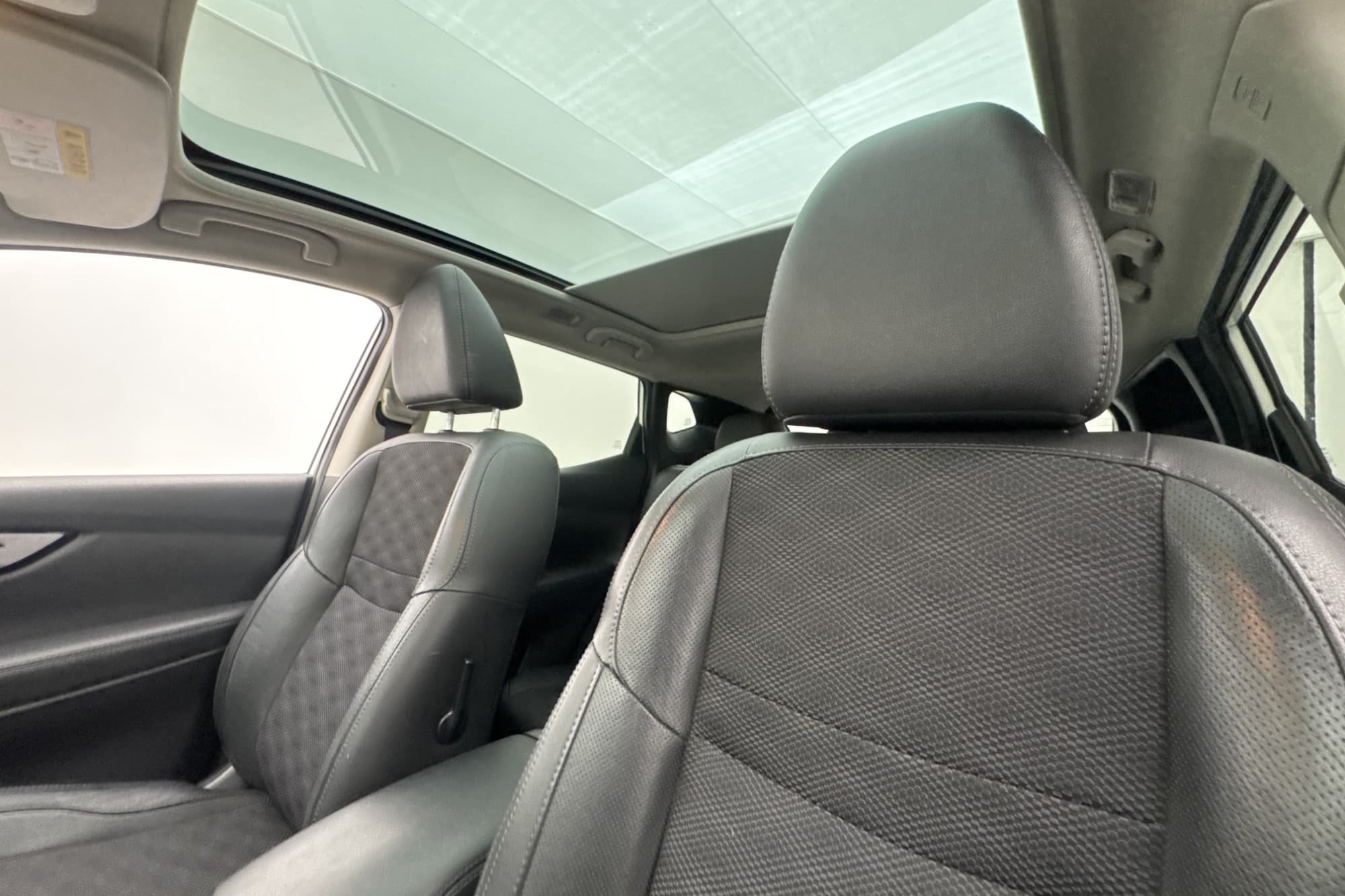 Nissan Qashqai 1.5 dCi Tekna Pano M&K-Värmare 360° Navi Drag