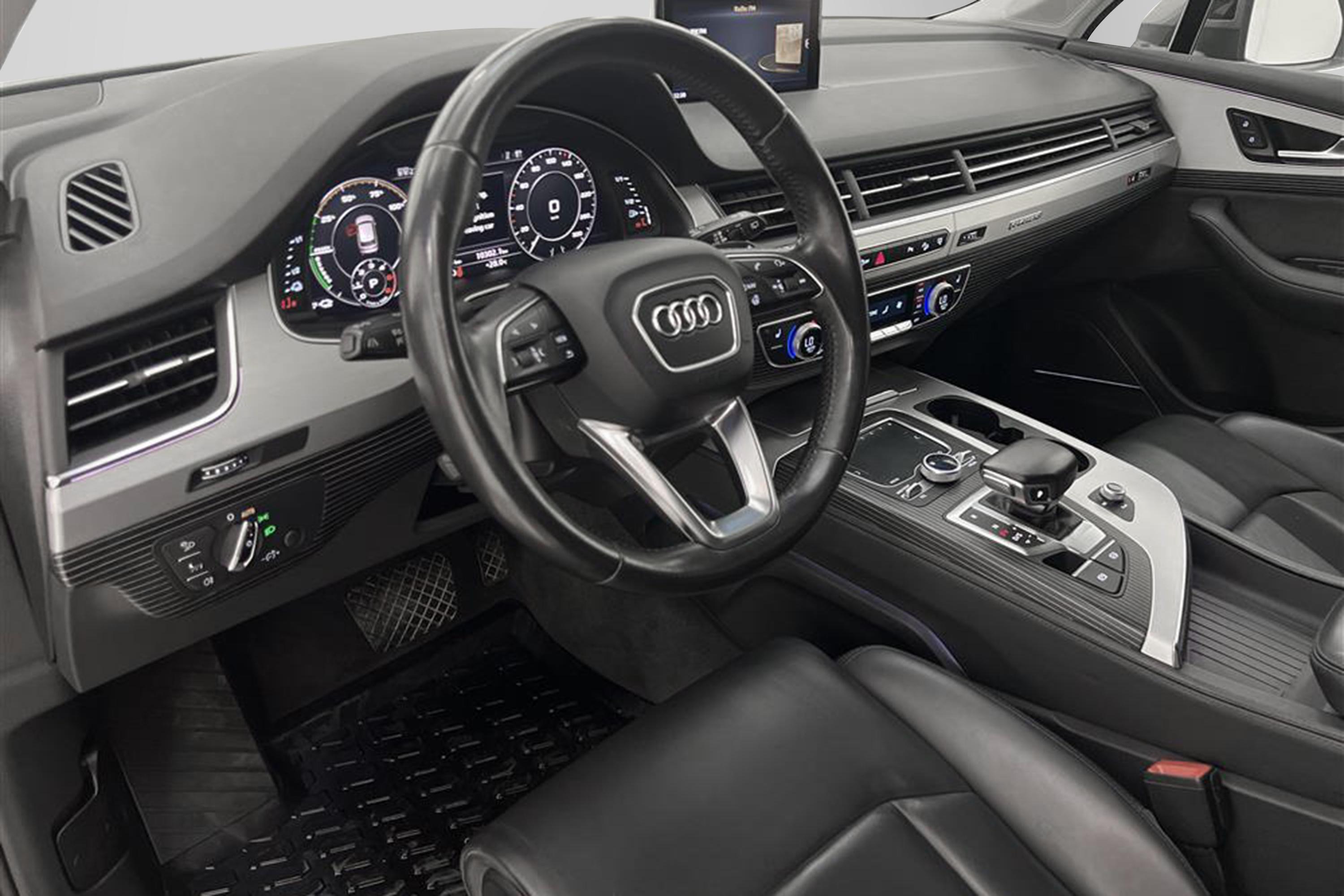 Audi Q7 3.0 e-Tron Quattro 373hk Luftfjädring Bose Nightvisointeriör