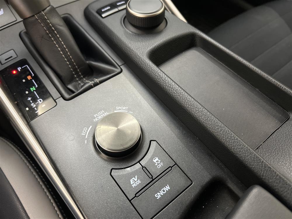 Lexus IS 300h 181hk Special Edition B-kam P-sensor 0,42l/milinteriör