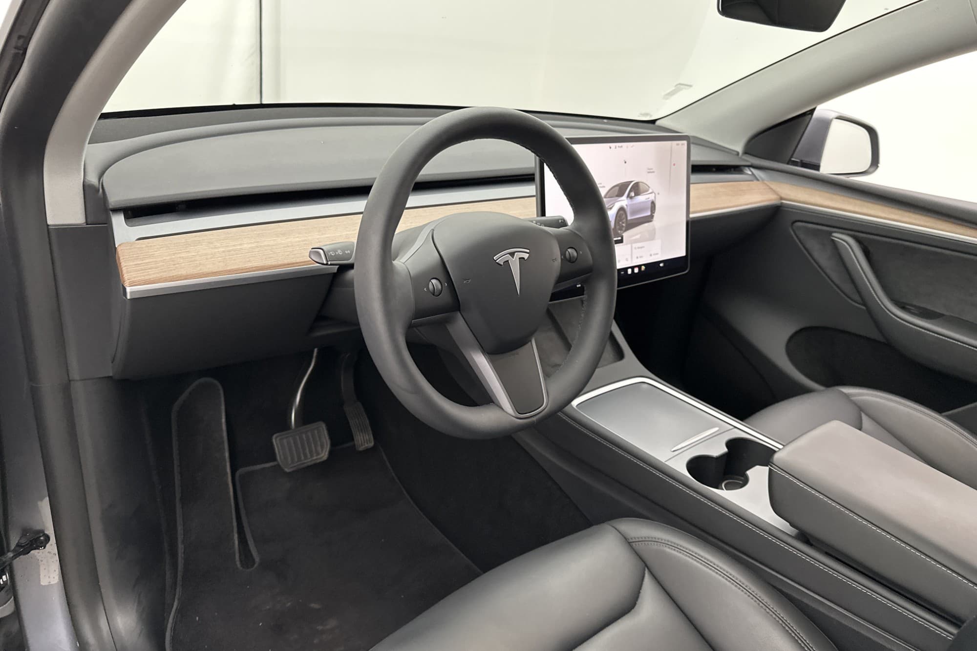 Tesla Model Y Long Range AWD Svensksåld Dragkrok MOMS