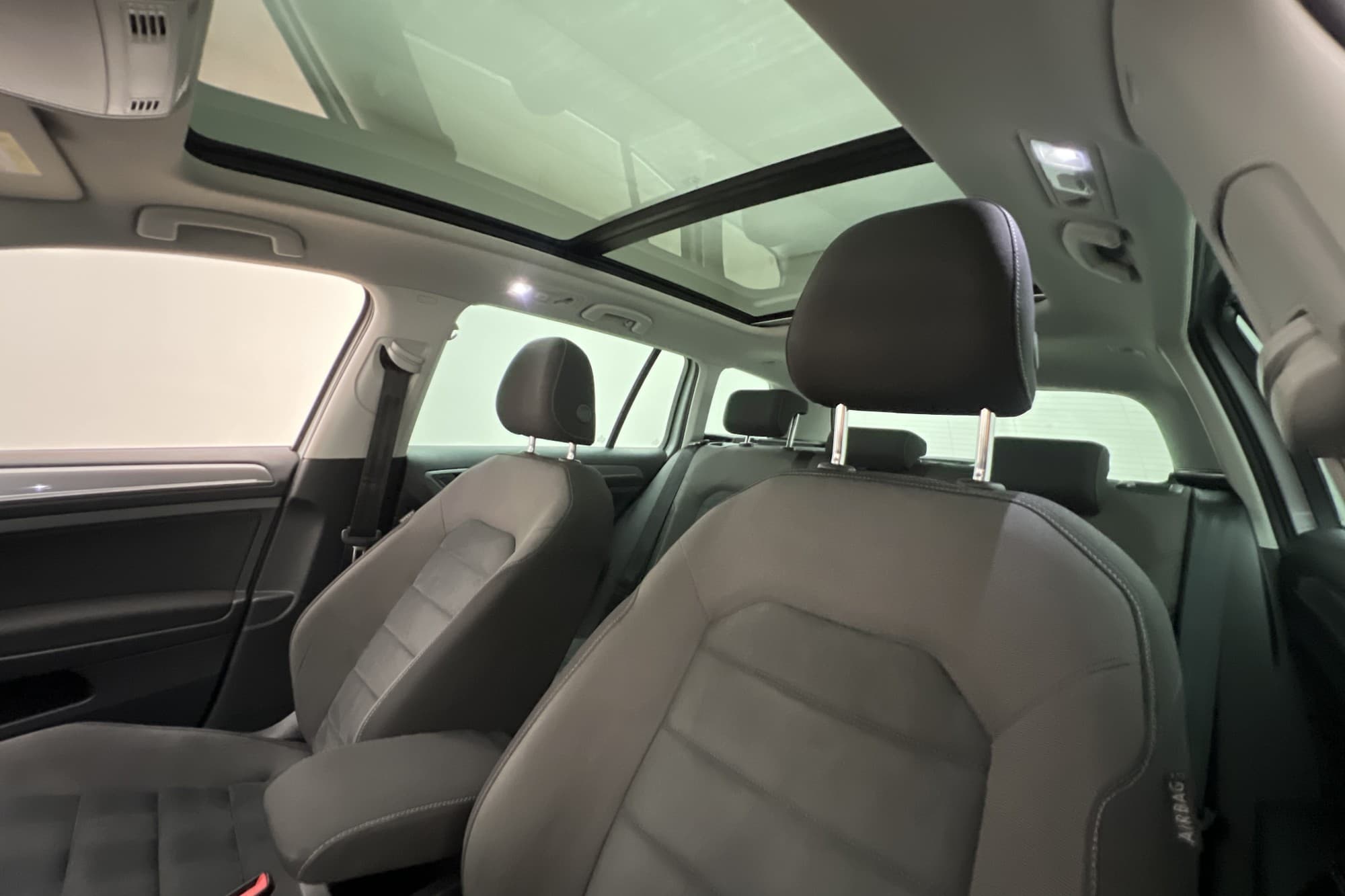 Volkswagen Golf Alltrack 1.8 TSI 180hk 4M Pano Cockpit Värm