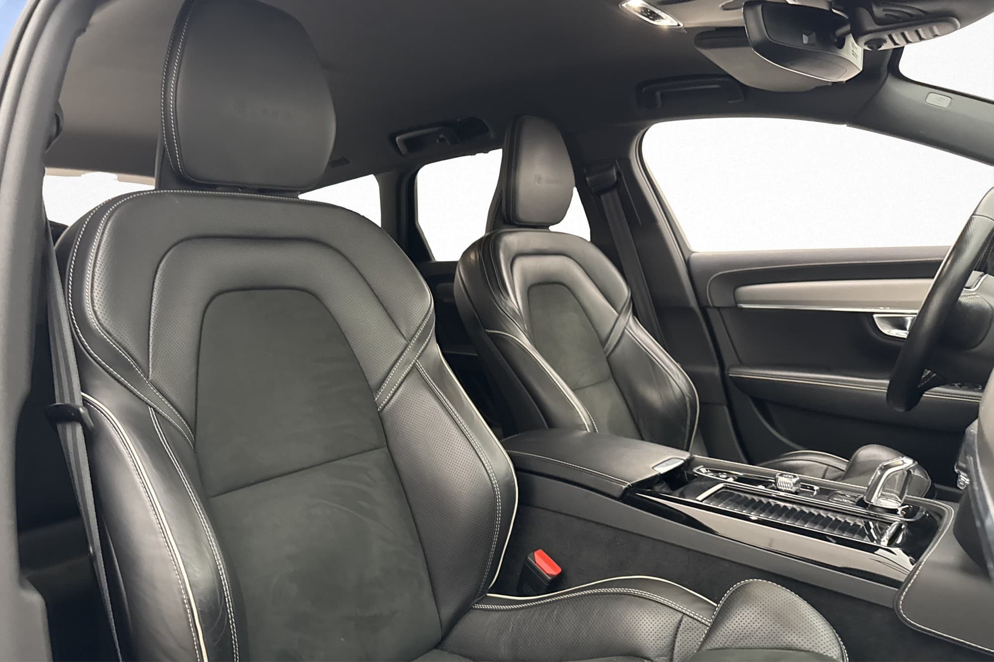 Volvo V90 Recharge T8 AWD R-Design HUD H/K 360° Navi Värm