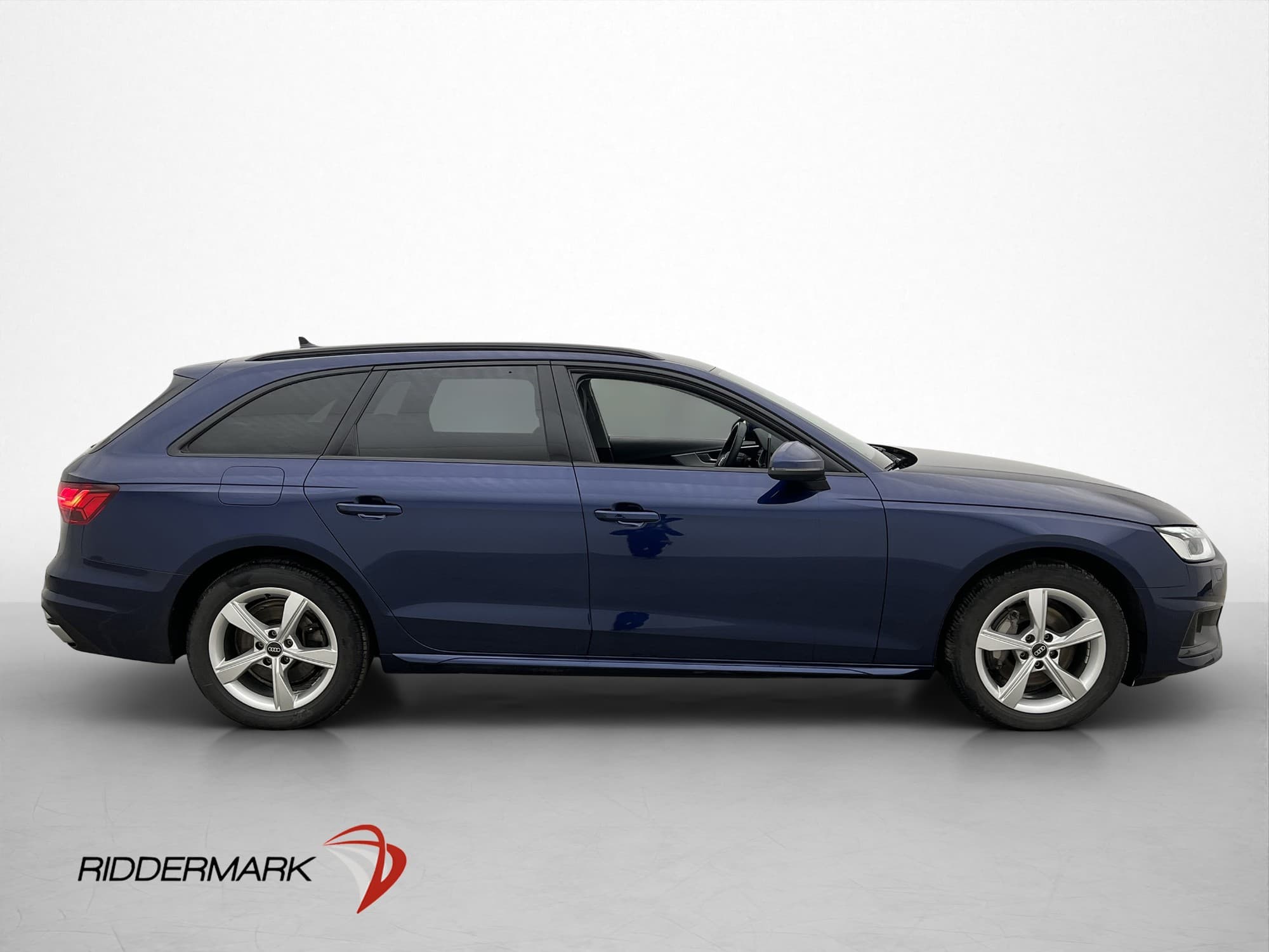 Audi A4 40 TDI 204hk Q S-Line Värmare Skinn Cockpit Drag