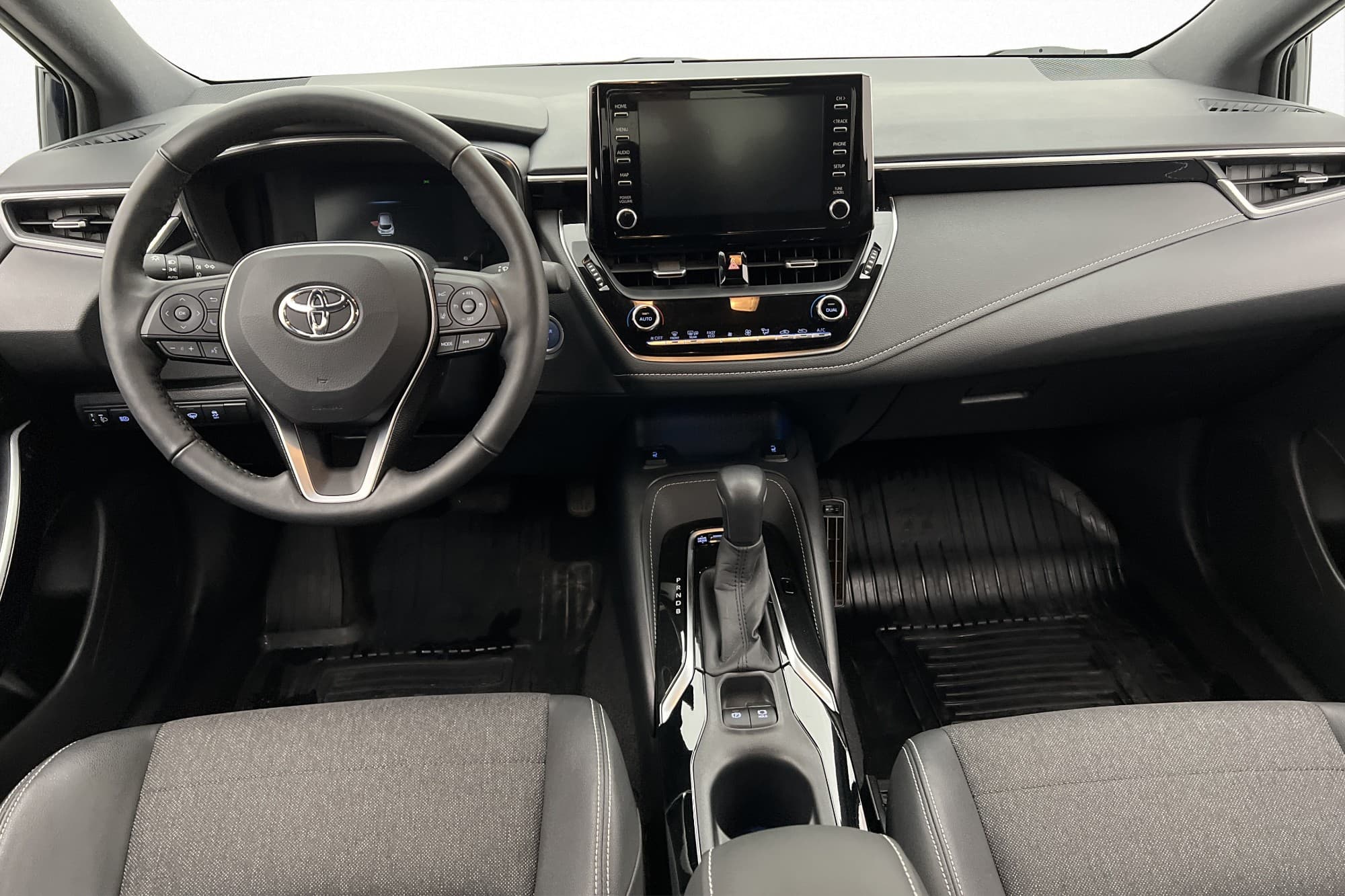 Toyota Corolla Hybrid e-CVT Style Kamera M&K-Värmare Adaptiv