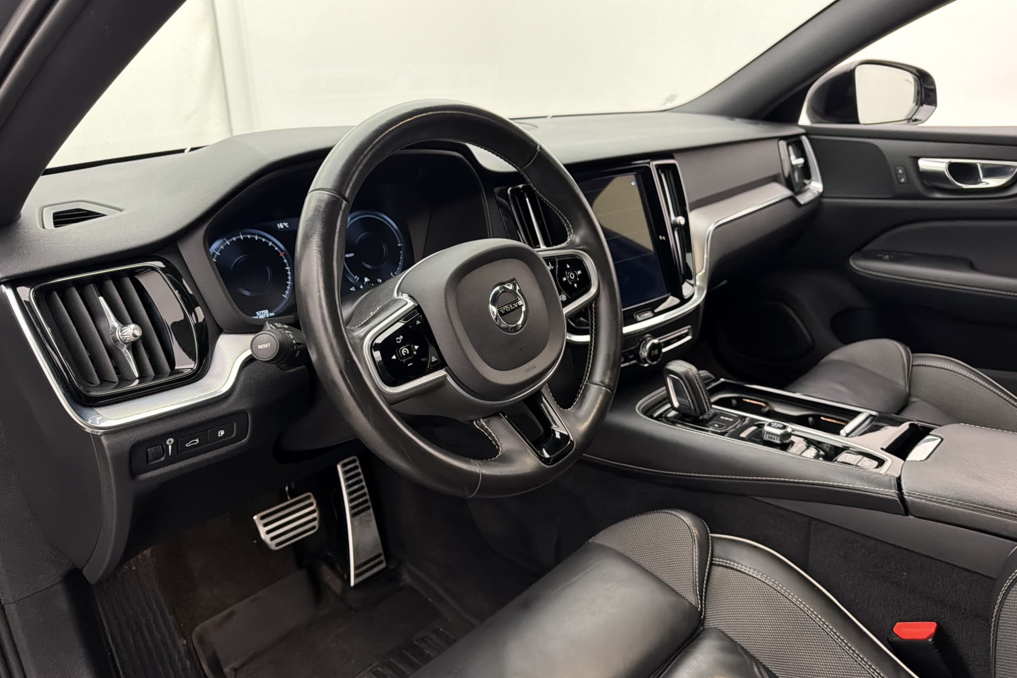 Volvo V60 Recharge T6 AWD R-Design VOC Dragkrok Kamera